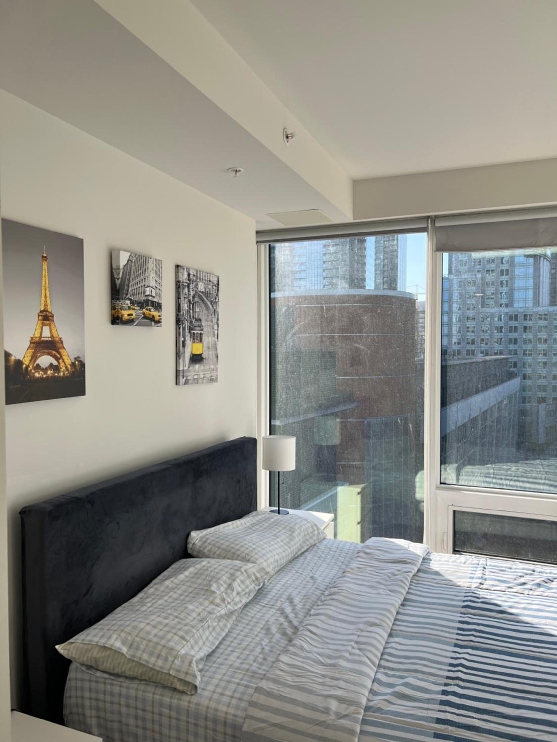 Beautiful one bedroom downtown Condo with pool and free parking