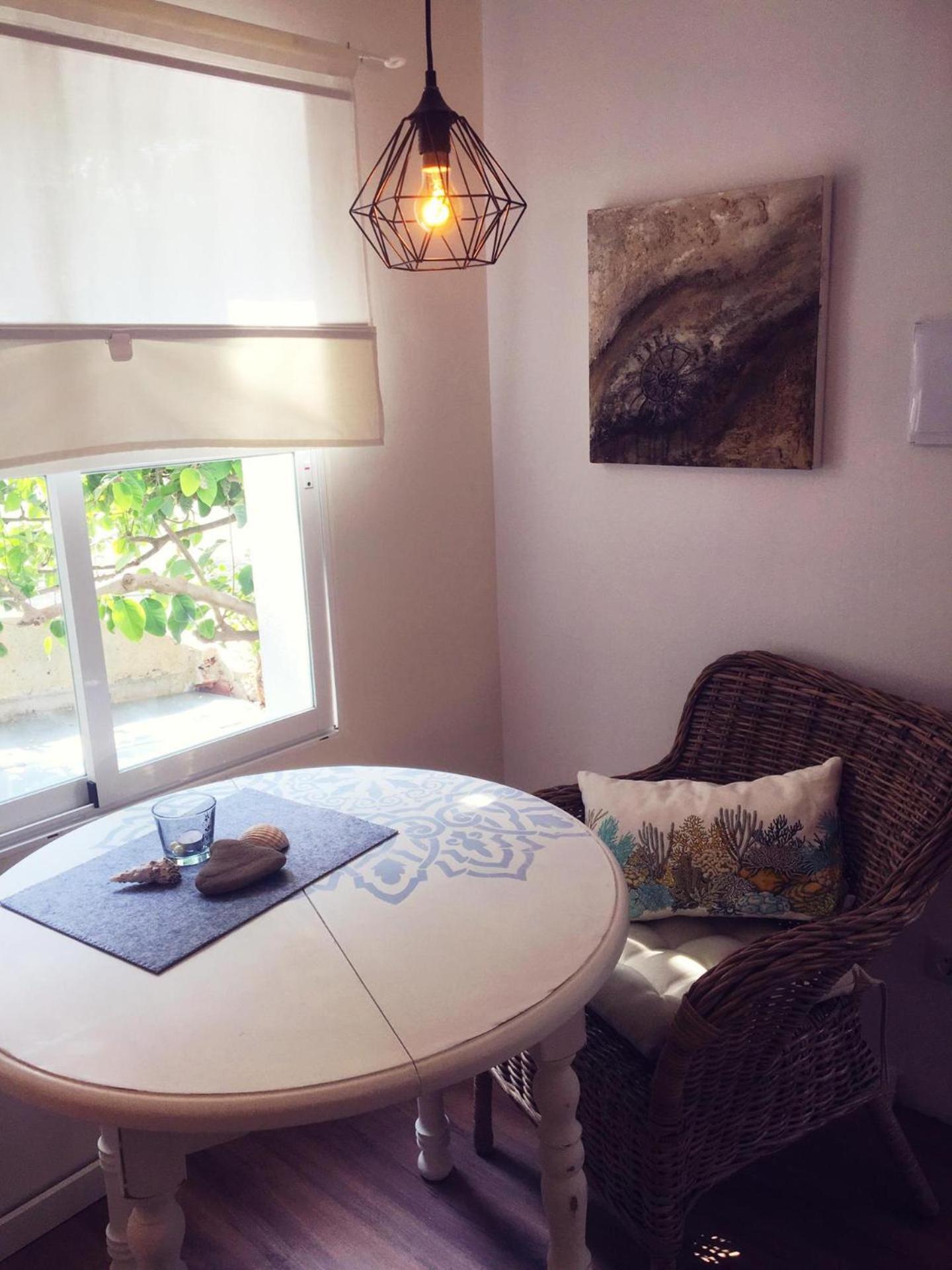 Guesthouse Sleeps 2 - Pool Access