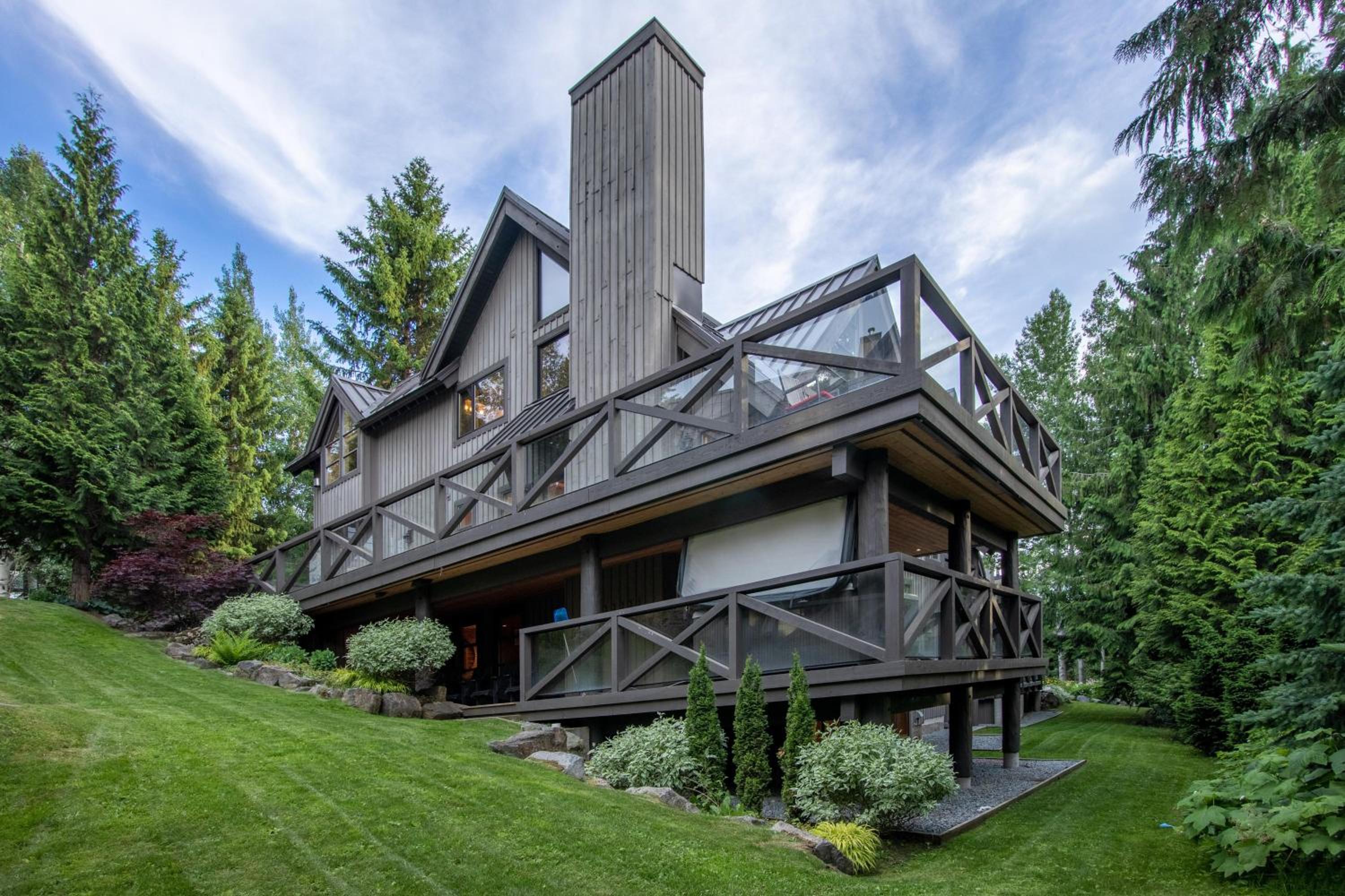 Pinnacle Ridge 34 - Ski In Ski Out, Private Hot Tub, Recently Renovated, Gas Fireplace