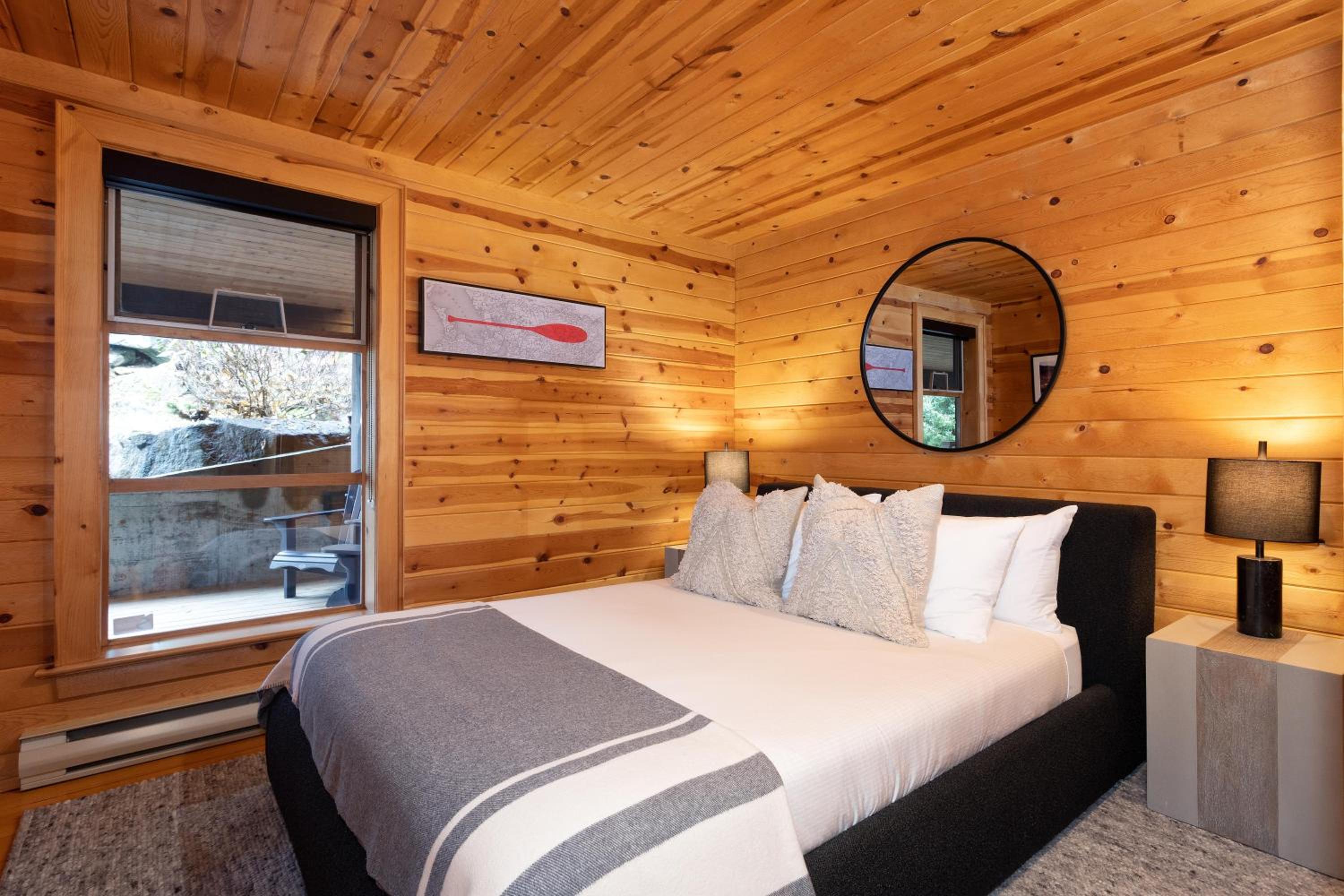 Pinnacle Ridge 34 - Ski In Ski Out, Private Hot Tub, Recently Renovated, Gas Fireplace