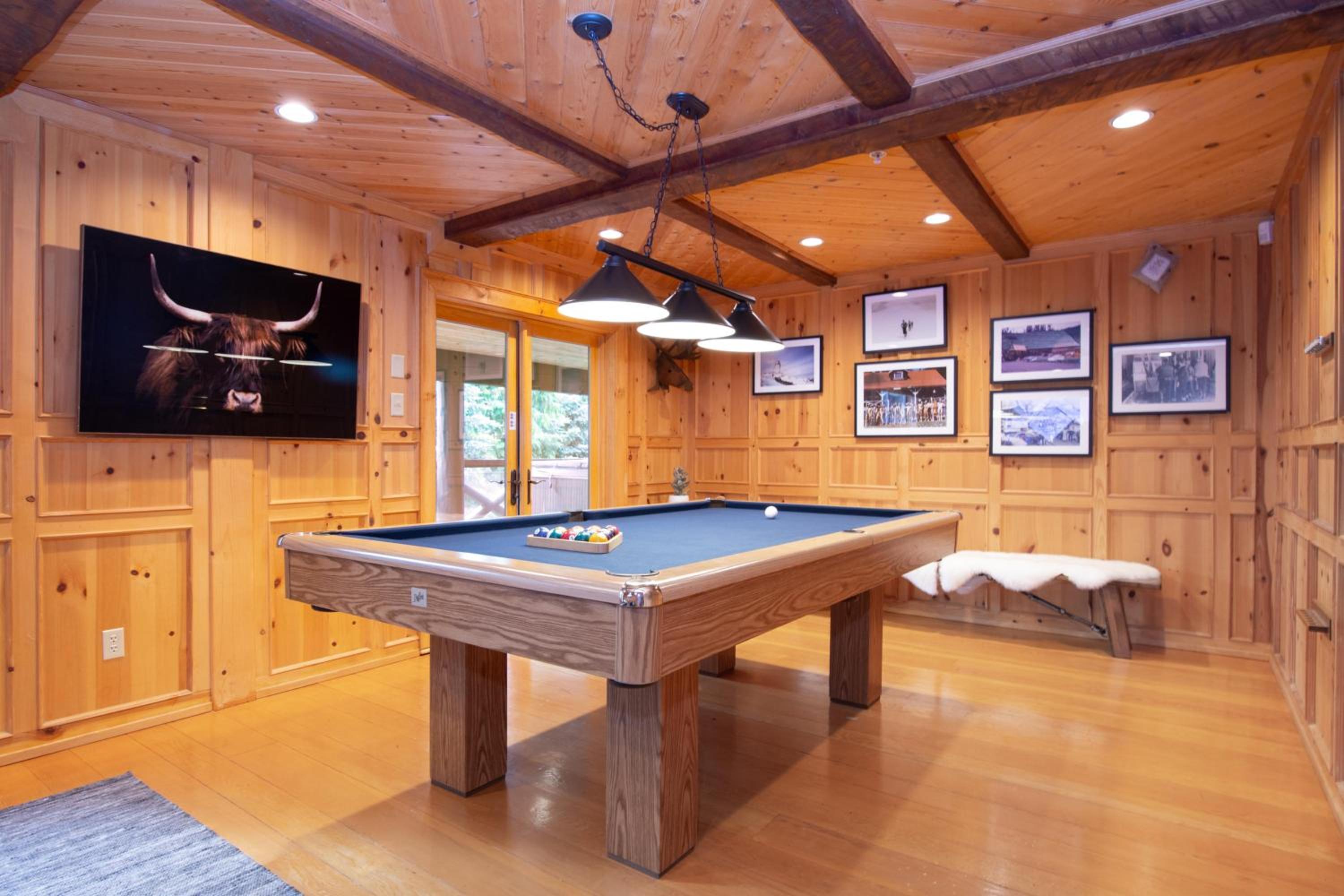 Pinnacle Ridge 34 - Ski In Ski Out, Private Hot Tub, Recently Renovated, Gas Fireplace
