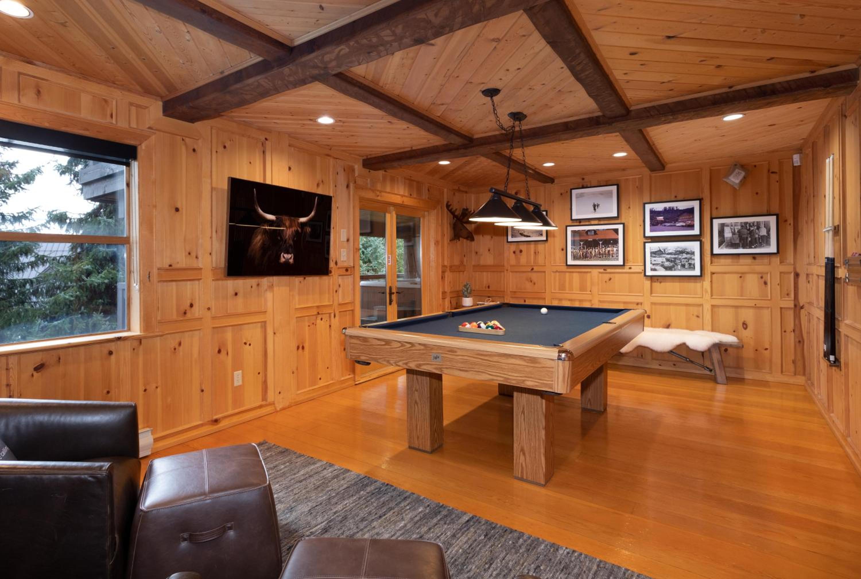 Pinnacle Ridge 34 - Ski In Ski Out, Private Hot Tub, Recently Renovated, Gas Fireplace
