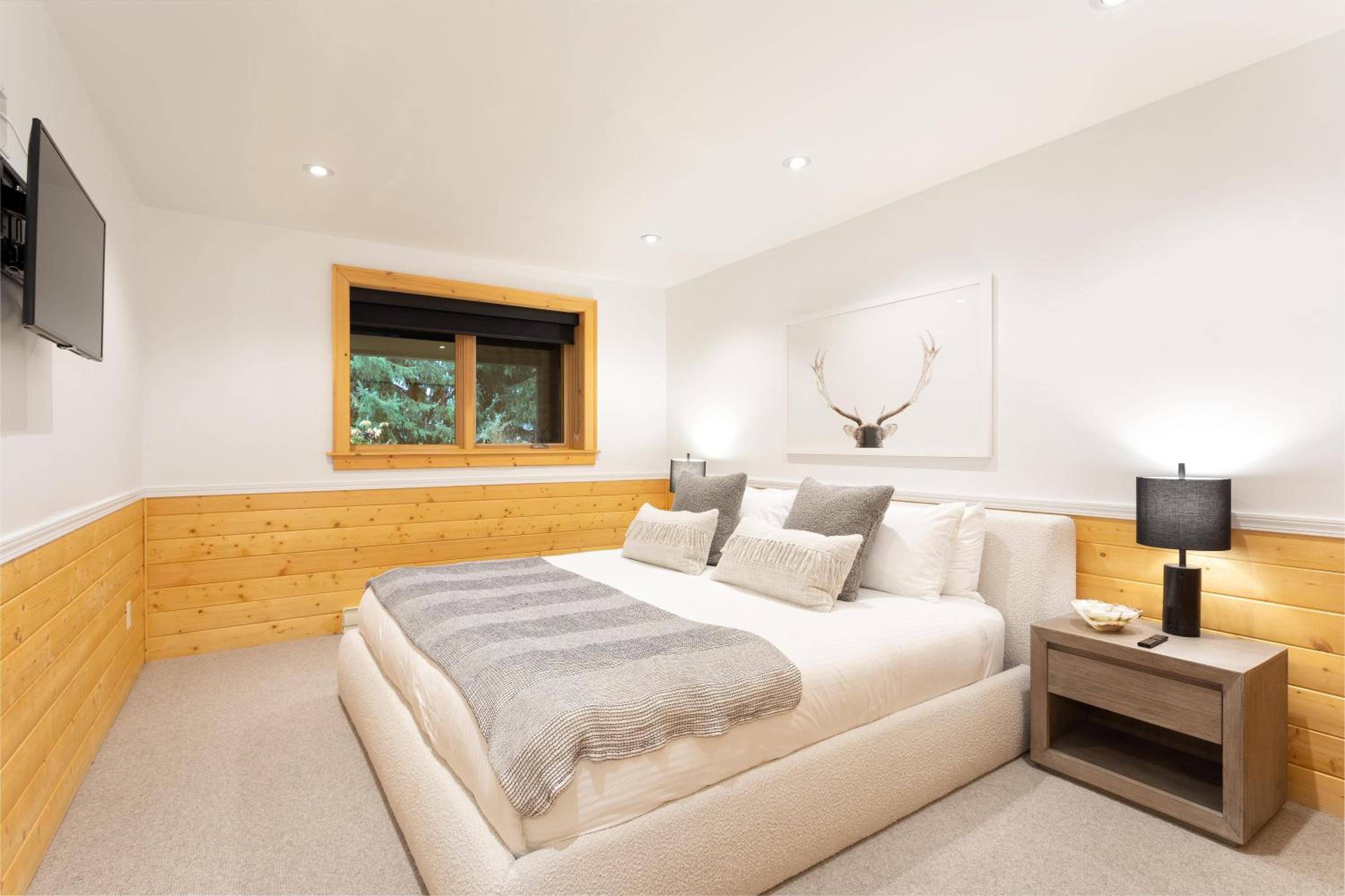 Pinnacle Ridge 34 - Ski In Ski Out, Private Hot Tub, Recently Renovated, Gas Fireplace