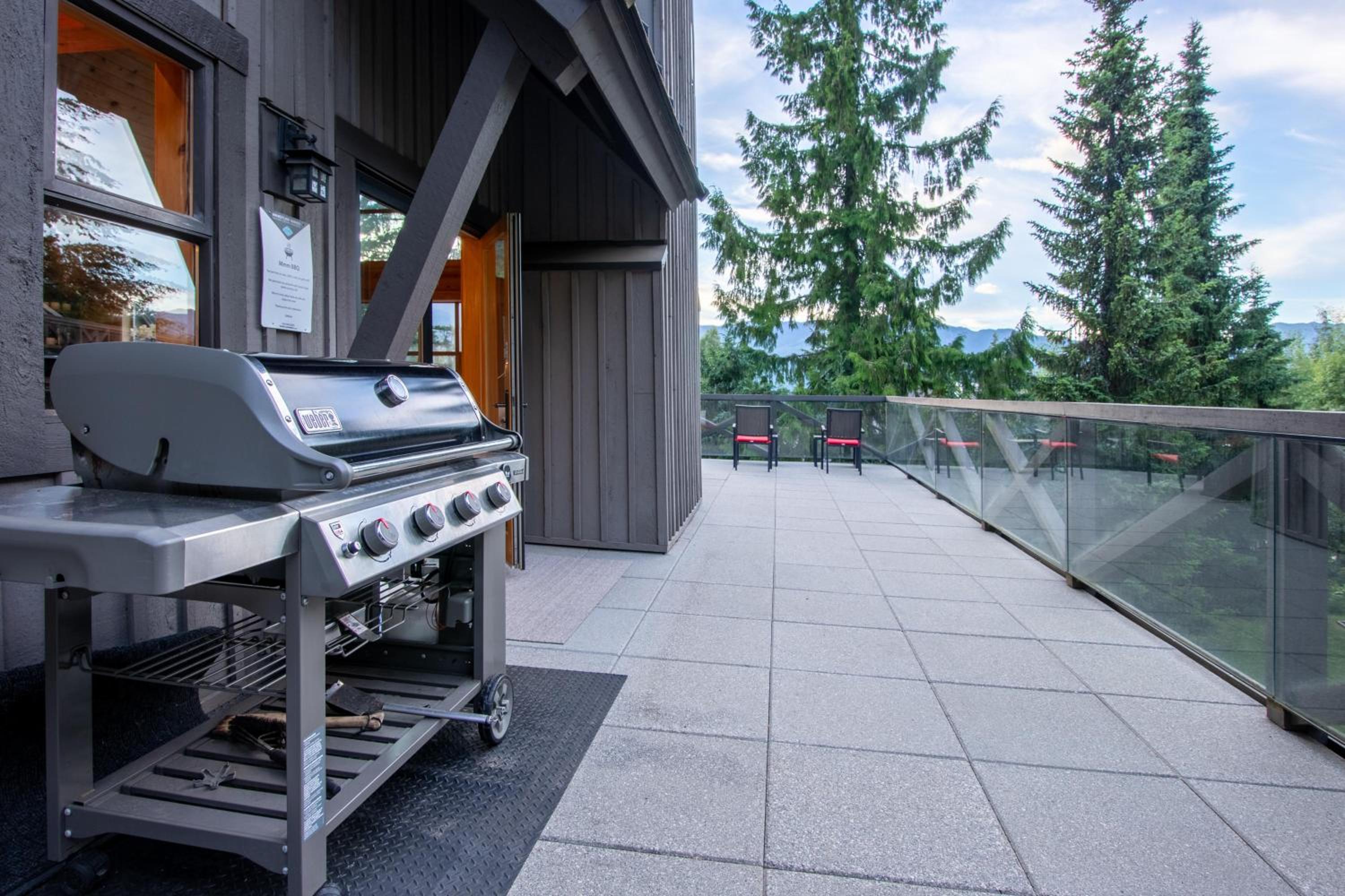 Pinnacle Ridge 34 - Ski In Ski Out, Private Hot Tub, Recently Renovated, Gas Fireplace