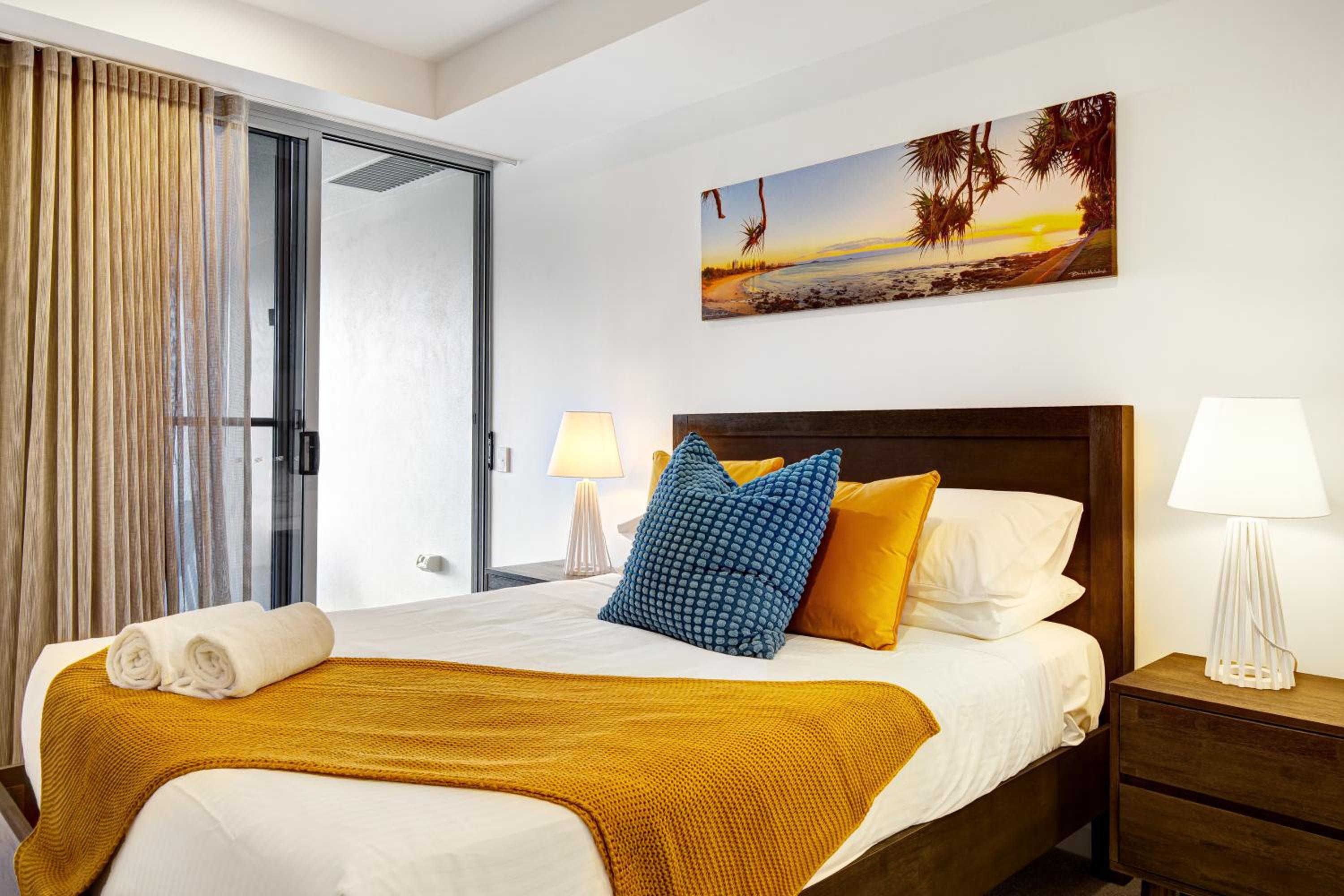 Beach Life - Luxe beachfront Apt