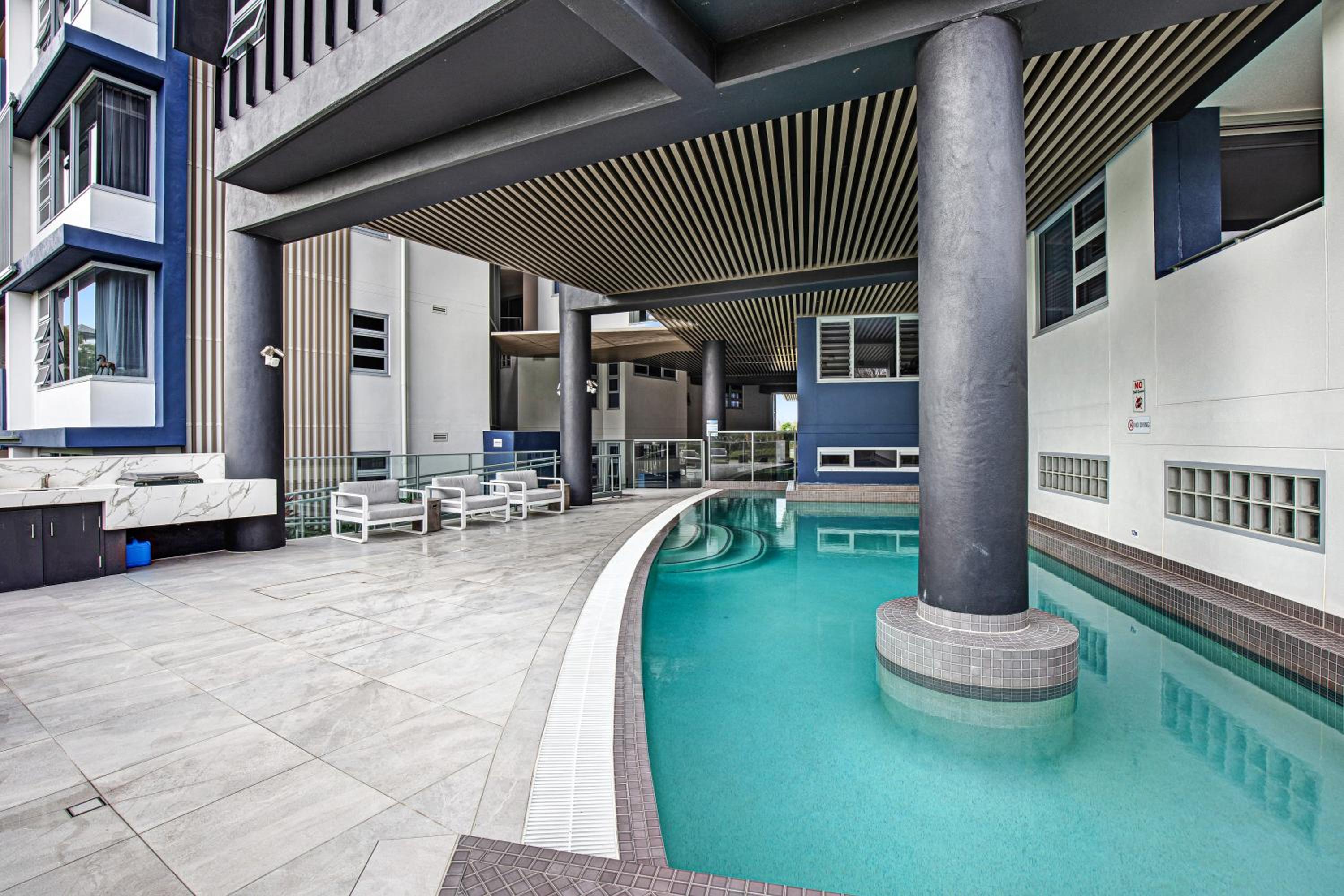 Beach Life - Luxe beachfront Apt