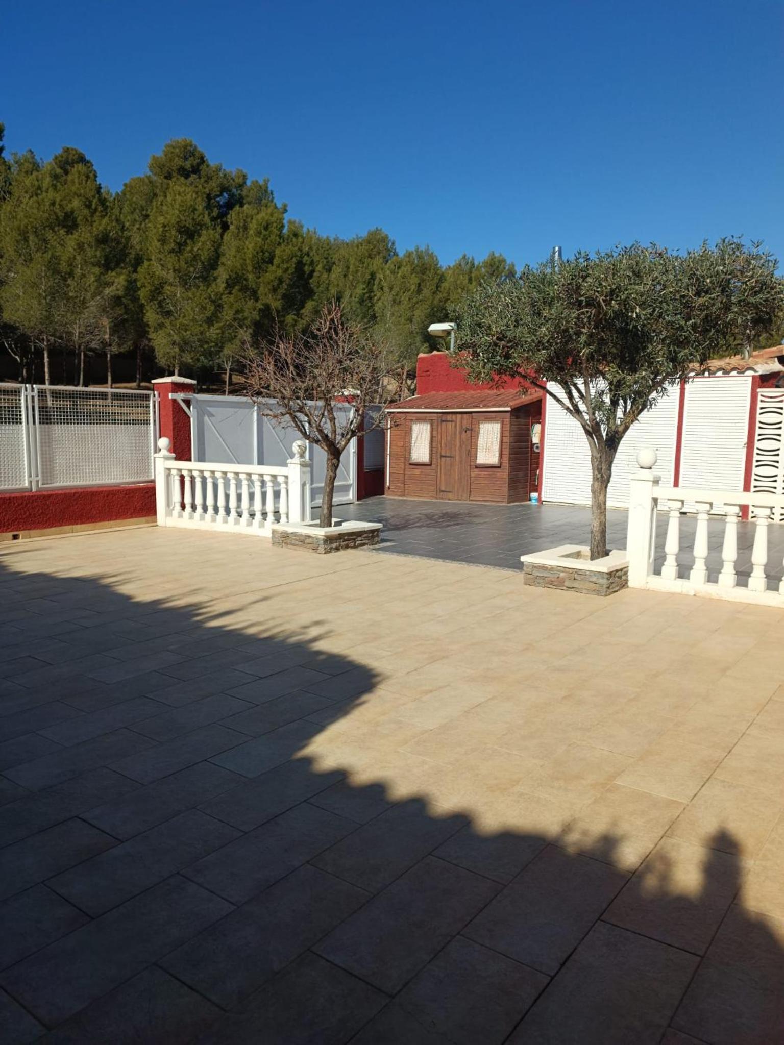 Chalet con piscina en Liria