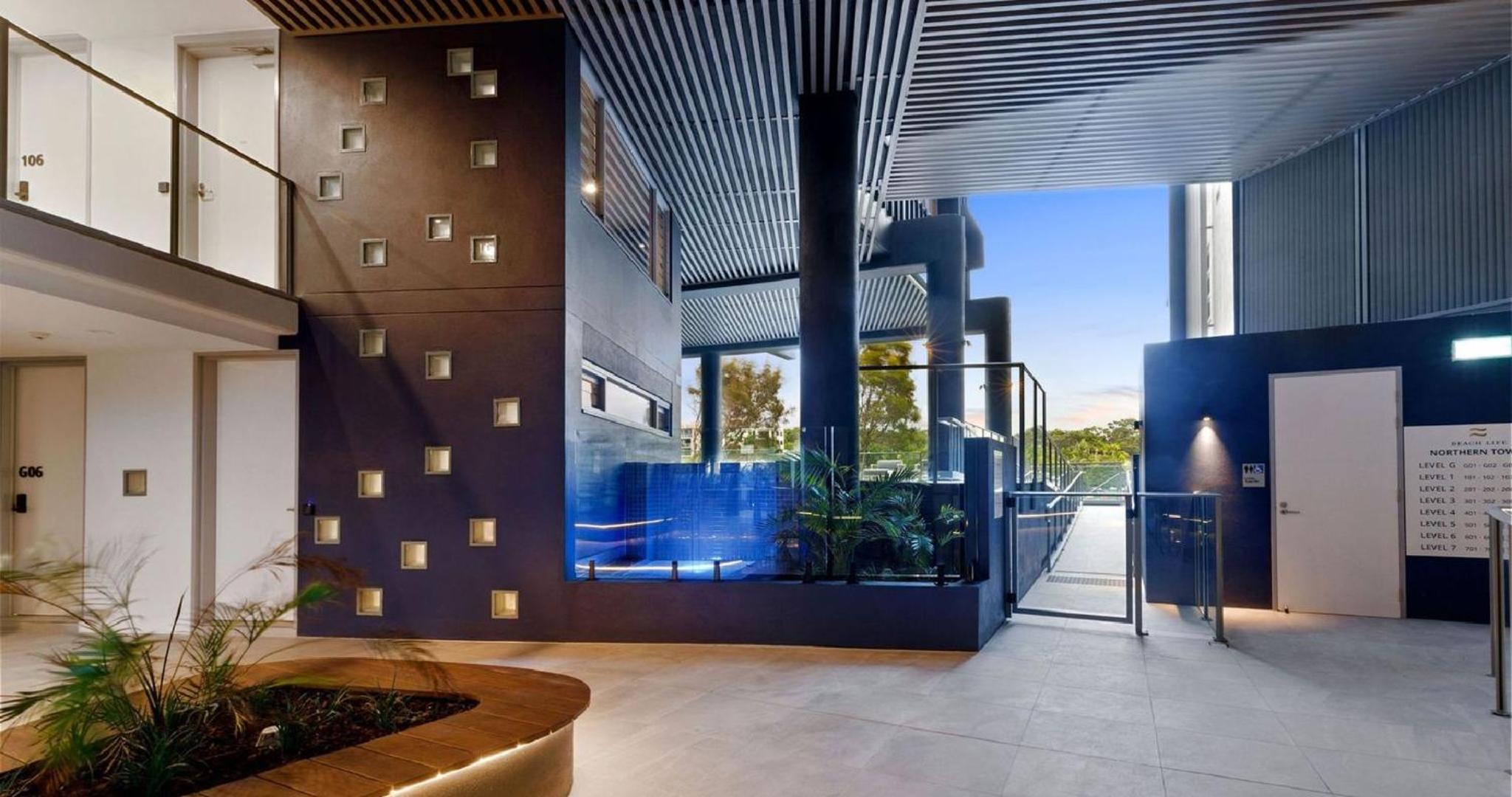 Beach Life - Luxe beachfront Apt