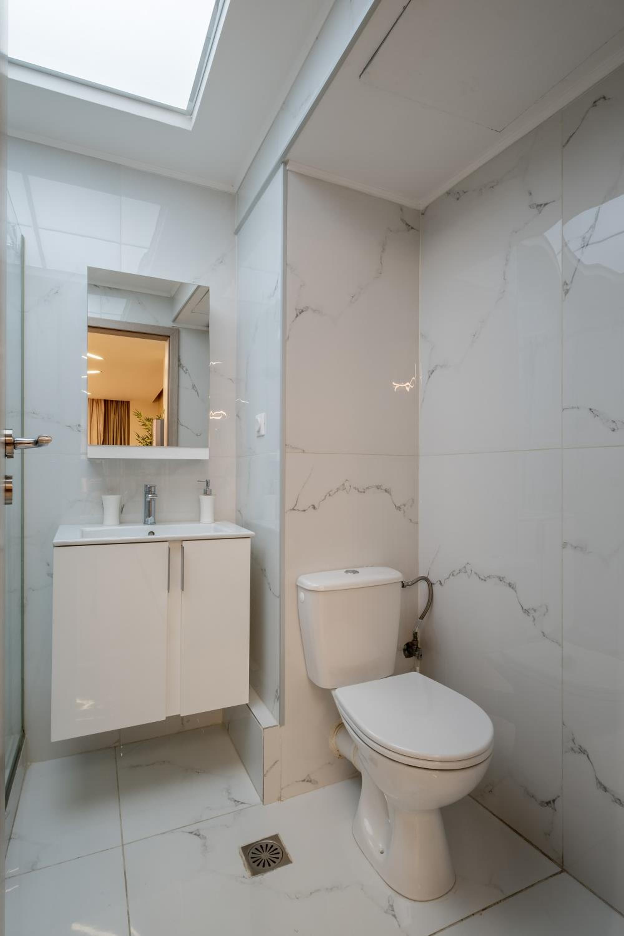 Amazing Apartments @ Monastiraki Subway Station