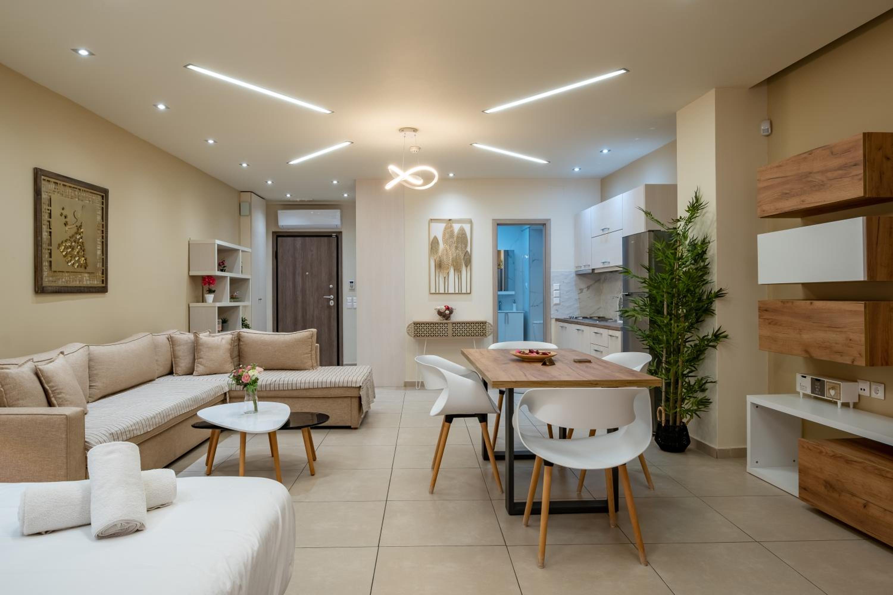 Amazing Apartments @ Monastiraki Subway Station