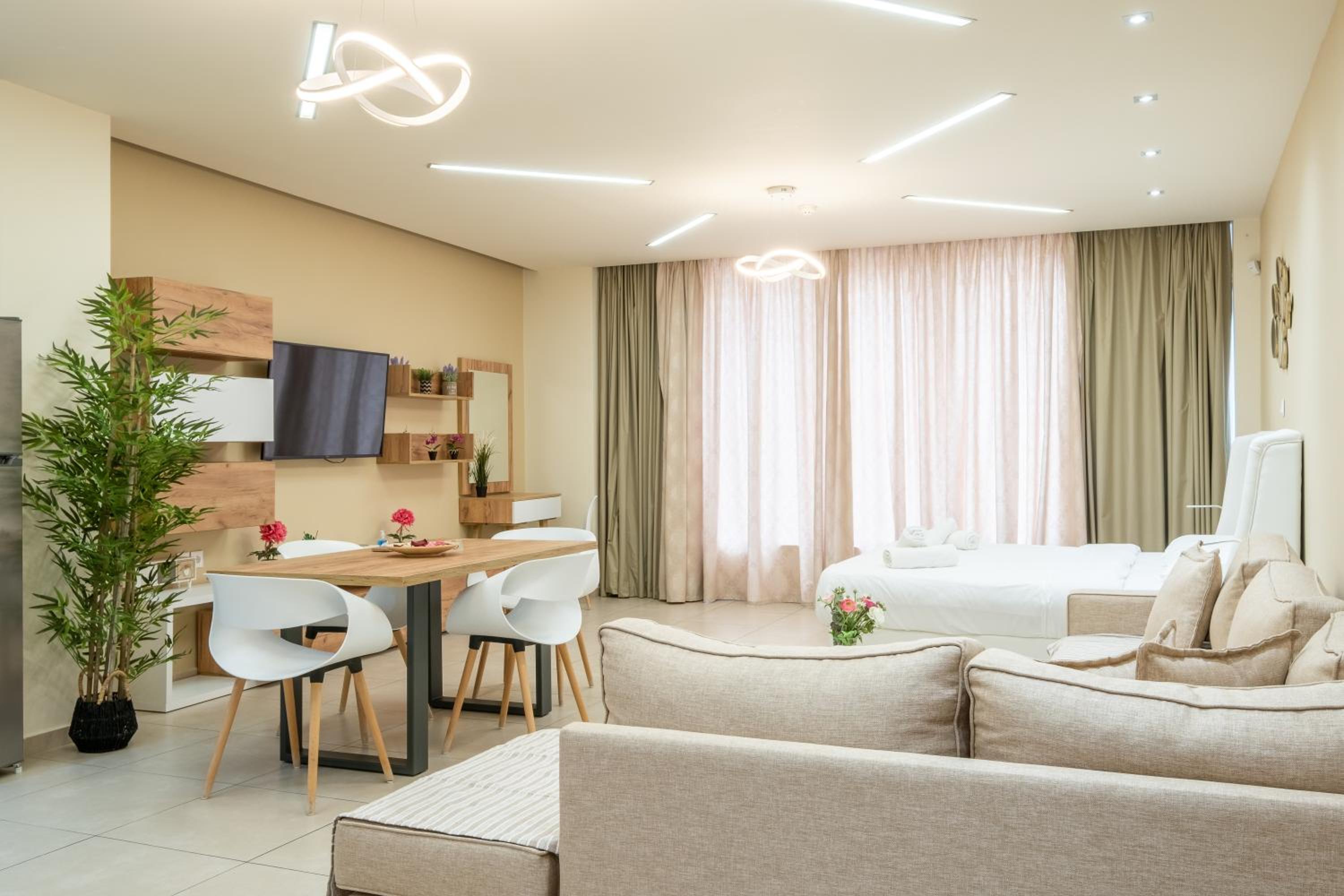 Amazing Apartments @ Monastiraki Subway Station