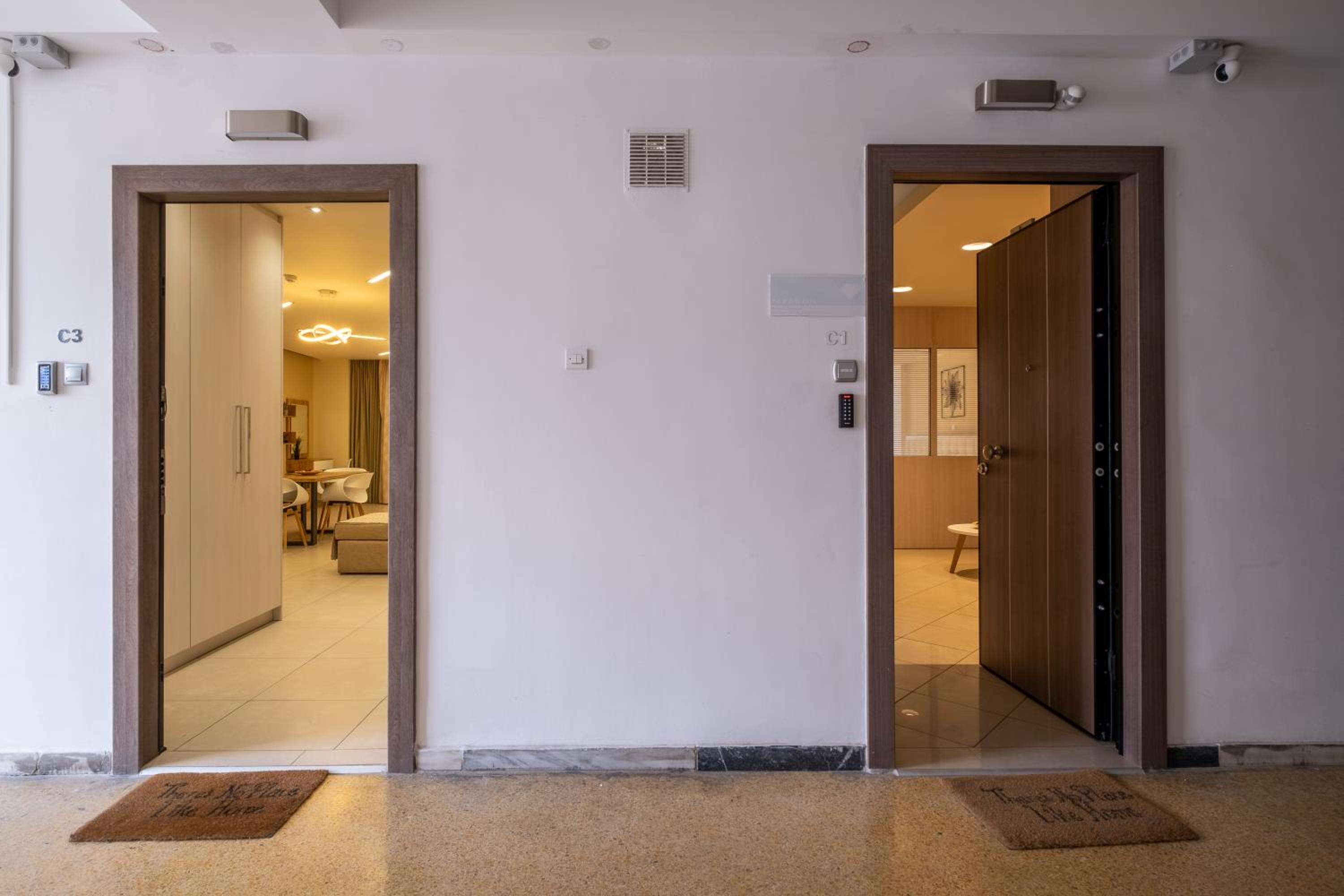 Amazing Apartments @ Monastiraki Subway Station