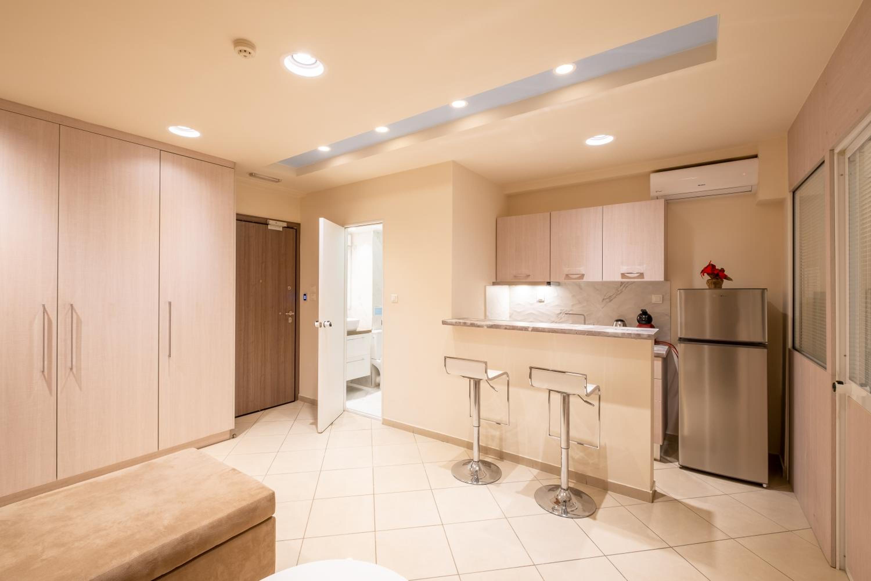 Amazing Apartments @ Monastiraki Subway Station