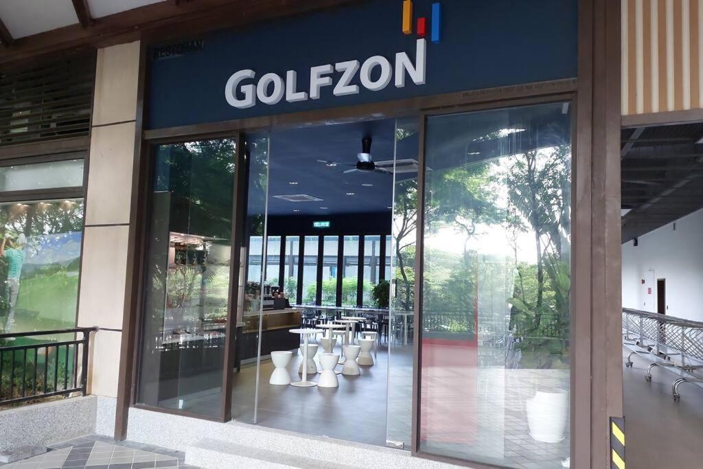 2 Room Forest City Villa near Golf Resort w Netflix