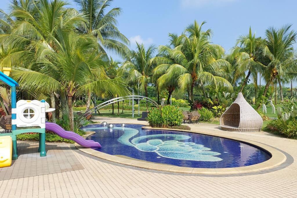 2 Room Forest City Villa near Golf Resort w Netflix