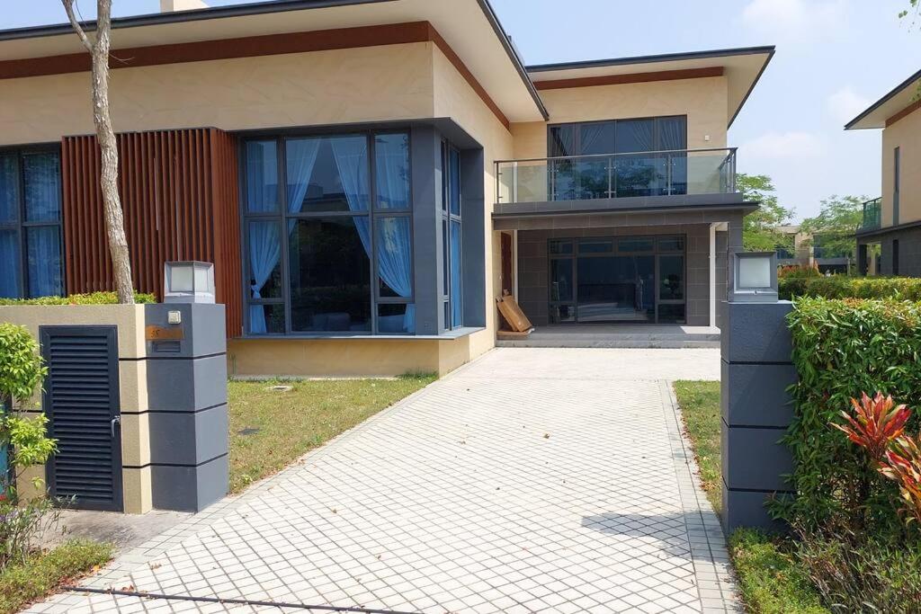 2 Room Forest City Villa near Golf Resort w Netflix