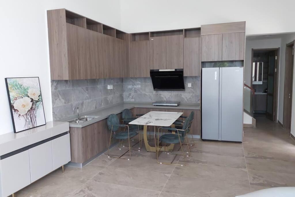 2 Room Forest City Villa near Golf Resort w Netflix