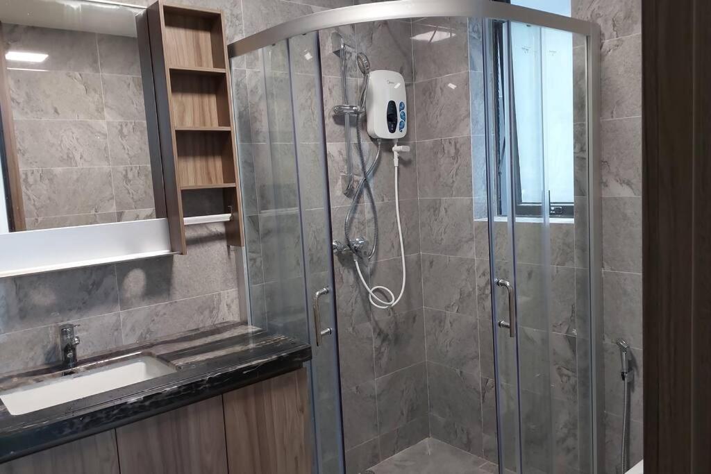 3 Room ForestCity Villa near Golf Course w Netflix