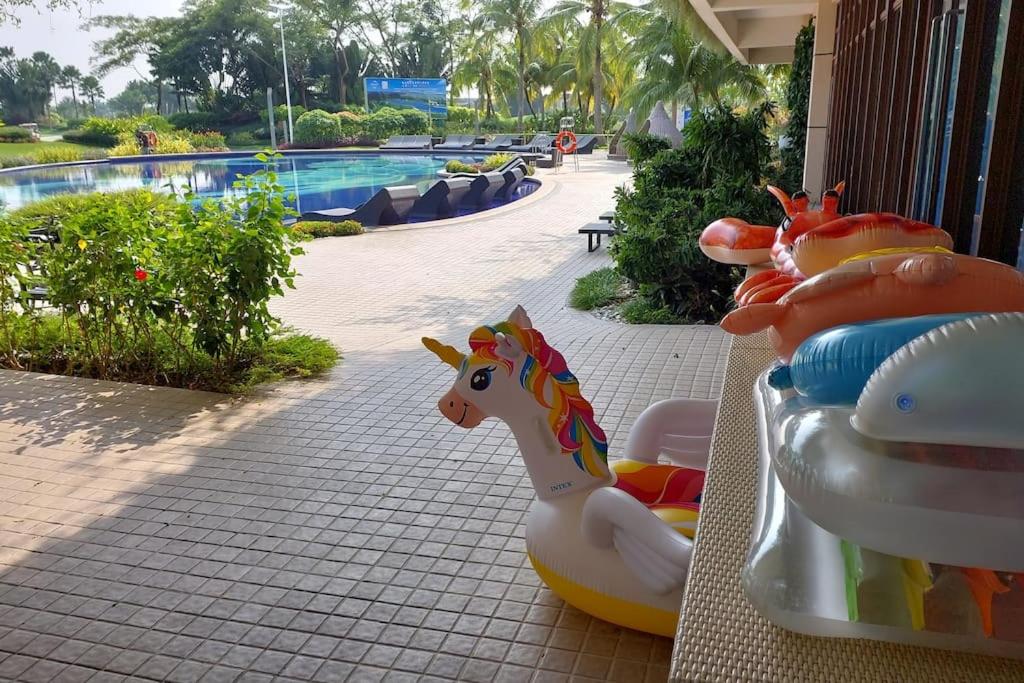 3 Room ForestCity Villa near Golf Course w Netflix