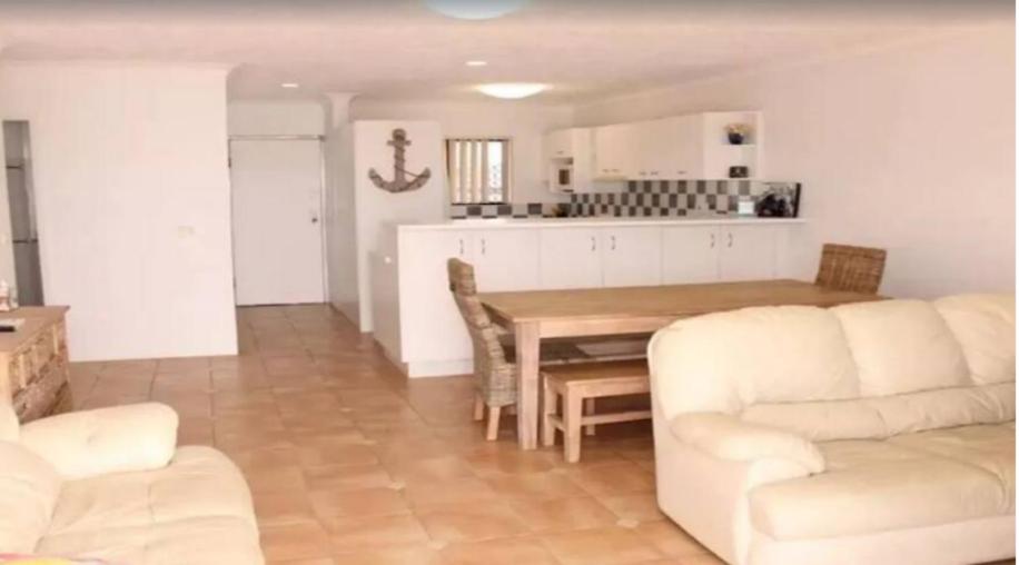 Pacific Breeze - Hosted by Burleigh Letting