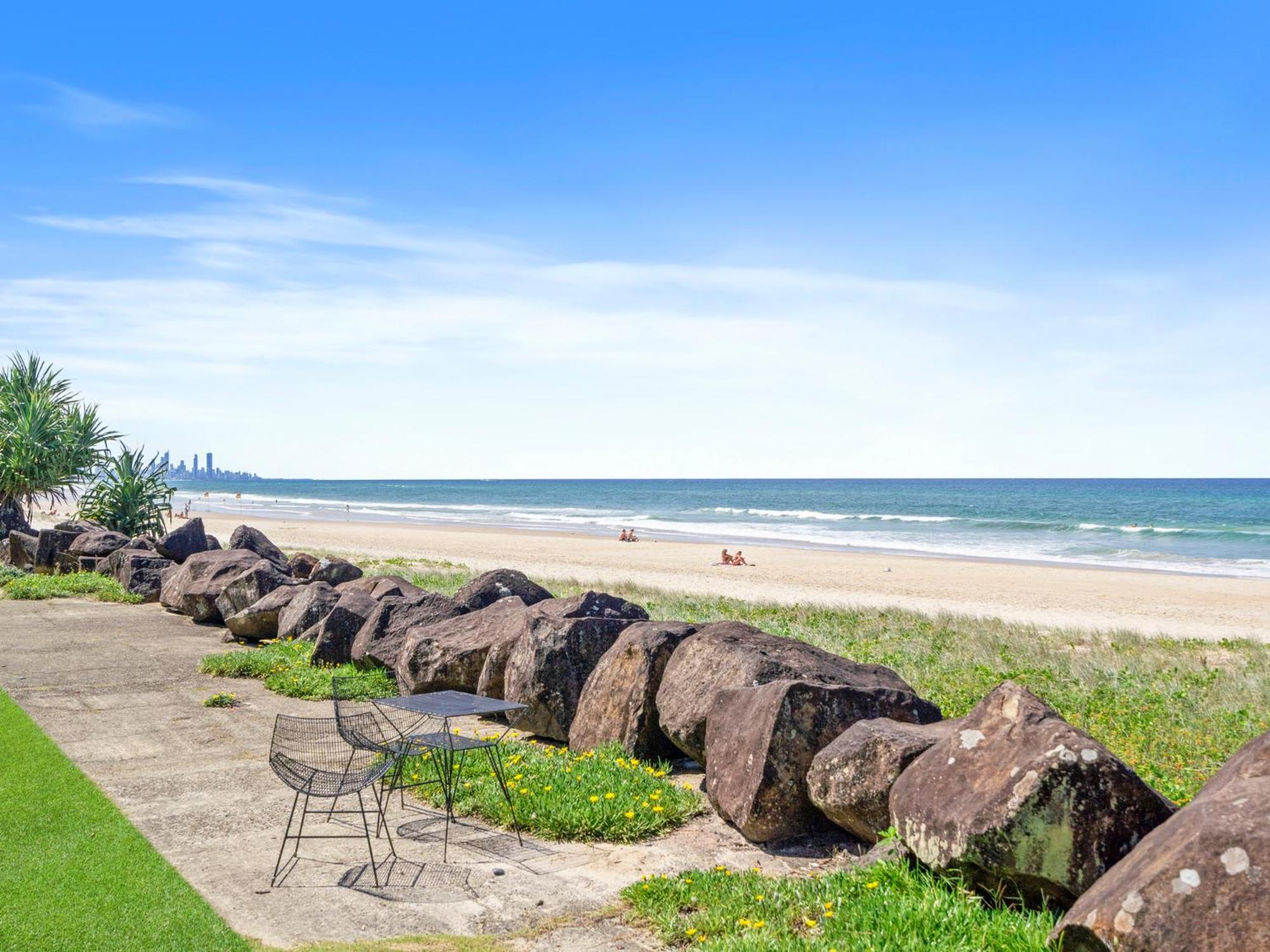 Pacific Breeze - Hosted by Burleigh Letting