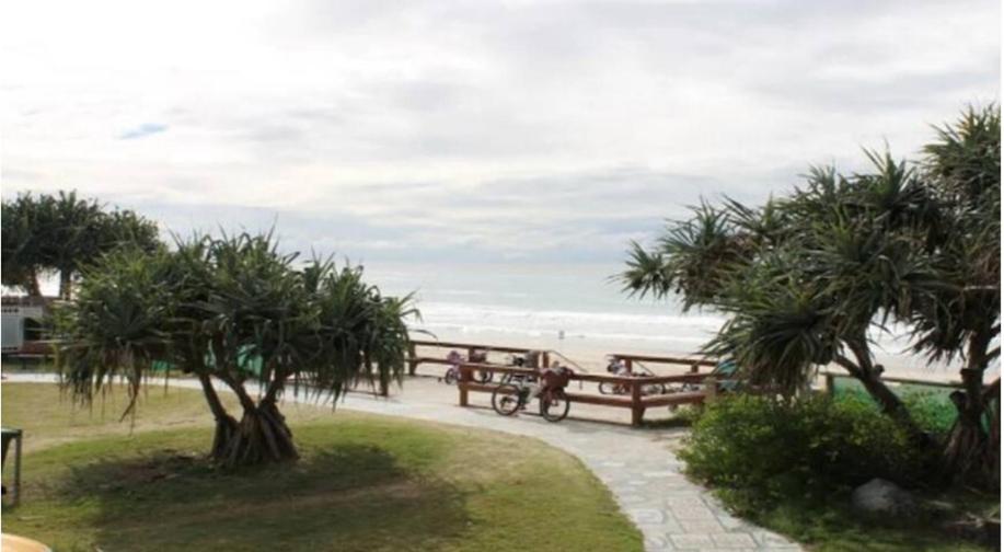 Pacific Breeze - Hosted by Burleigh Letting