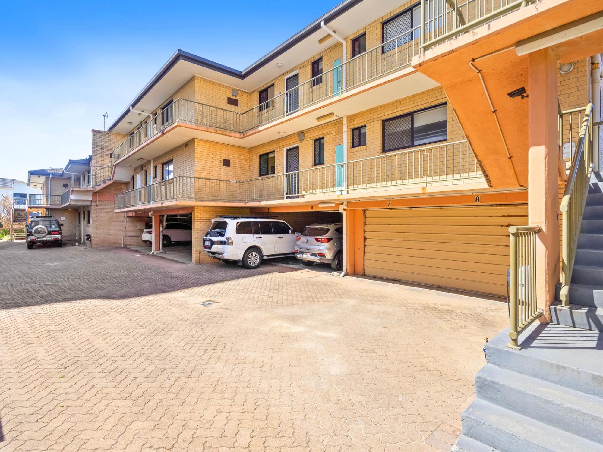 Pacific Breeze - Hosted by Burleigh Letting