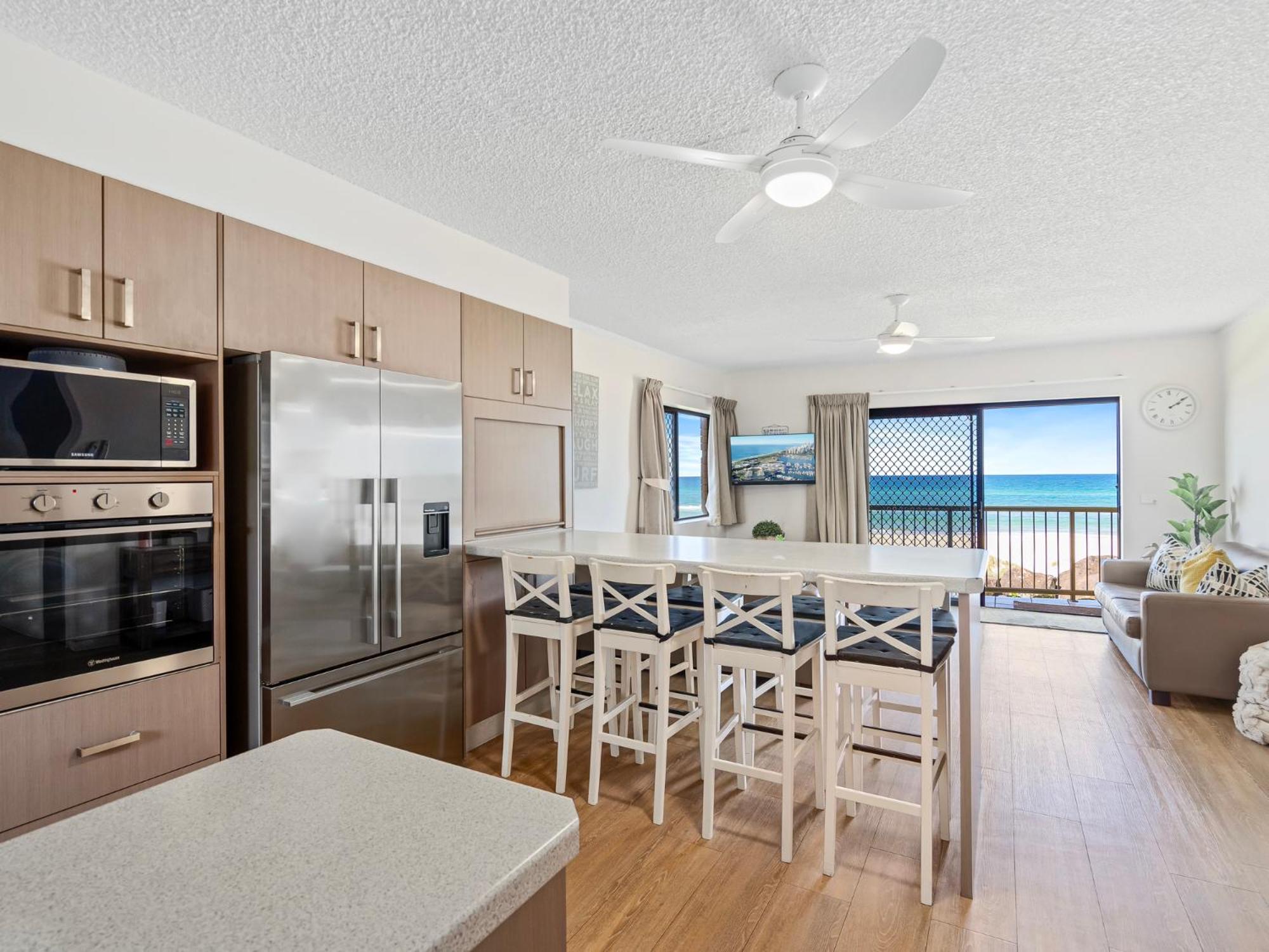 Pacific Breeze - Hosted by Burleigh Letting