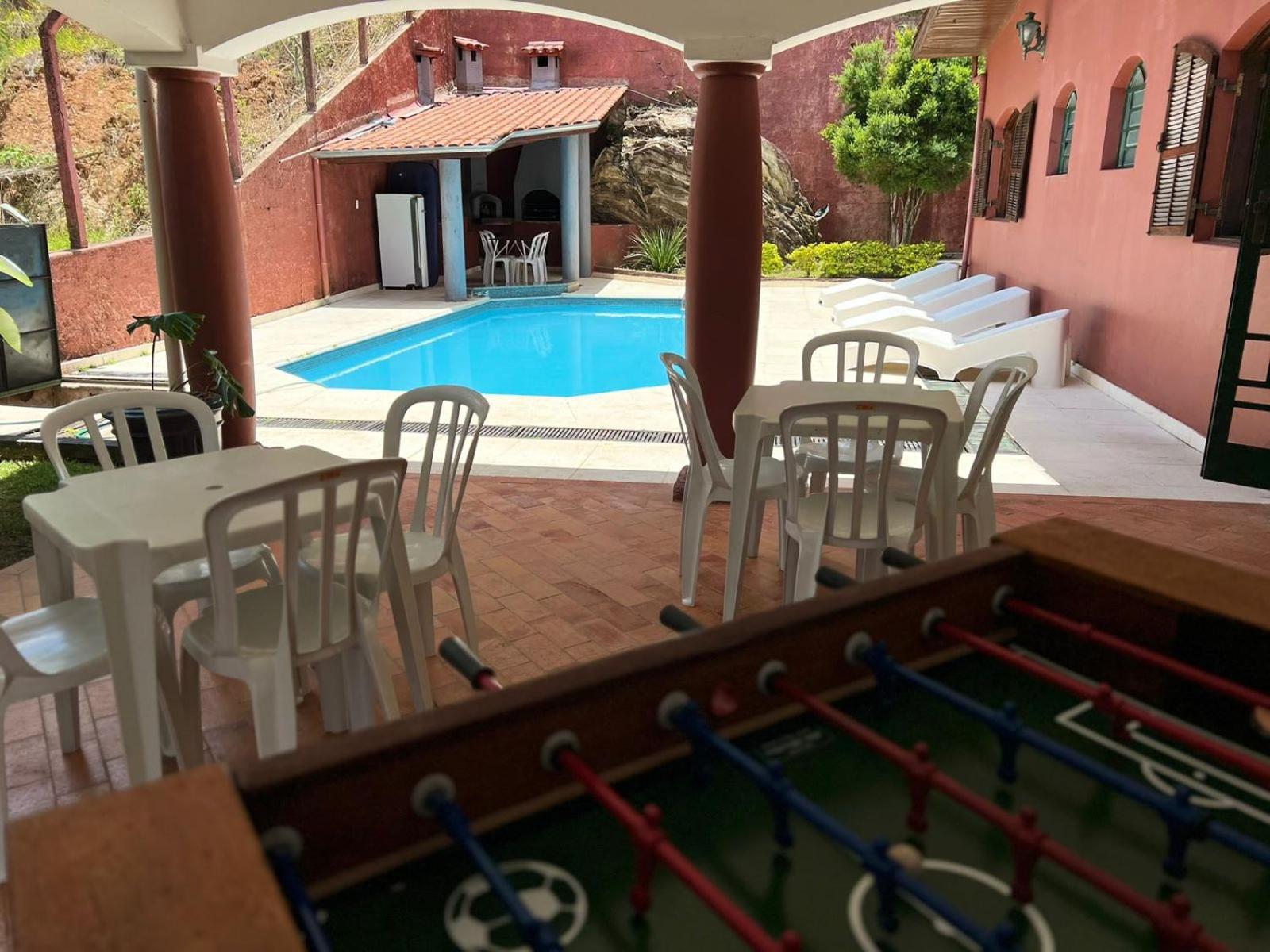 Cantinho da Vó Lena Casa Familiar com 4 Suítes, Piscina e Lazer em Lindóia