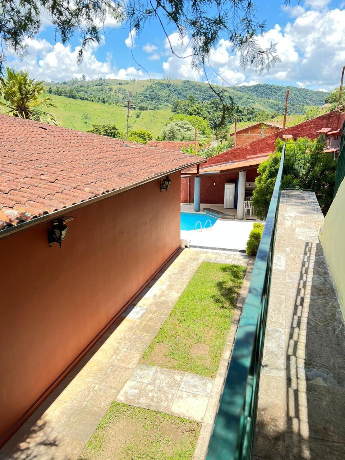 Cantinho da Vó Lena Casa Familiar com 4 Suítes, Piscina e Lazer em Lindóia