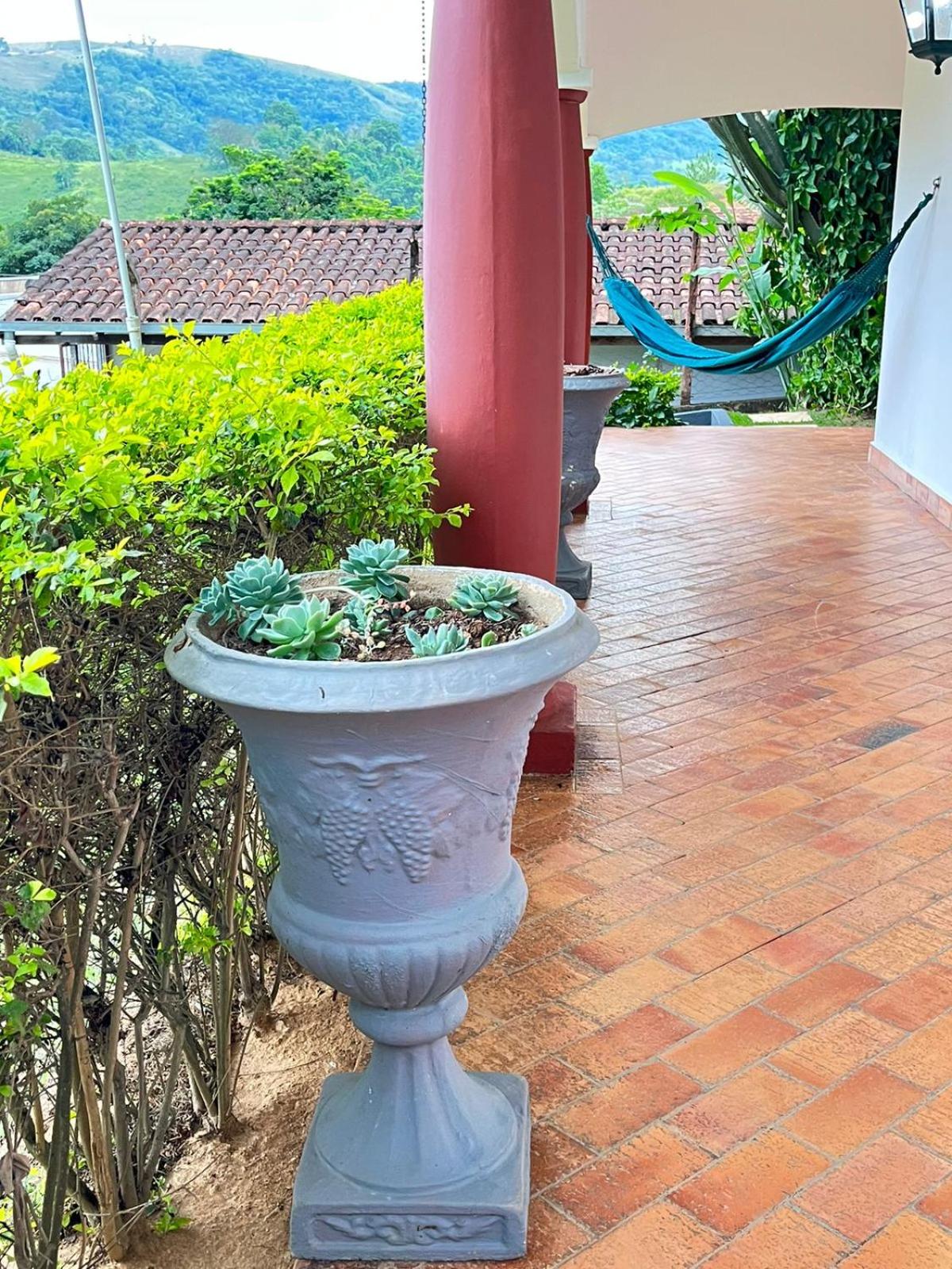 Cantinho da Vó Lena Casa Familiar com 4 Suítes, Piscina e Lazer em Lindóia