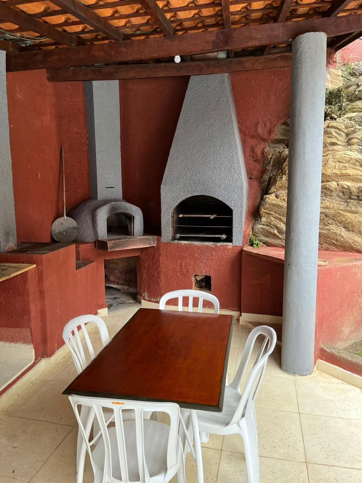Cantinho da Vó Lena Casa Familiar com 4 Suítes, Piscina e Lazer em Lindóia