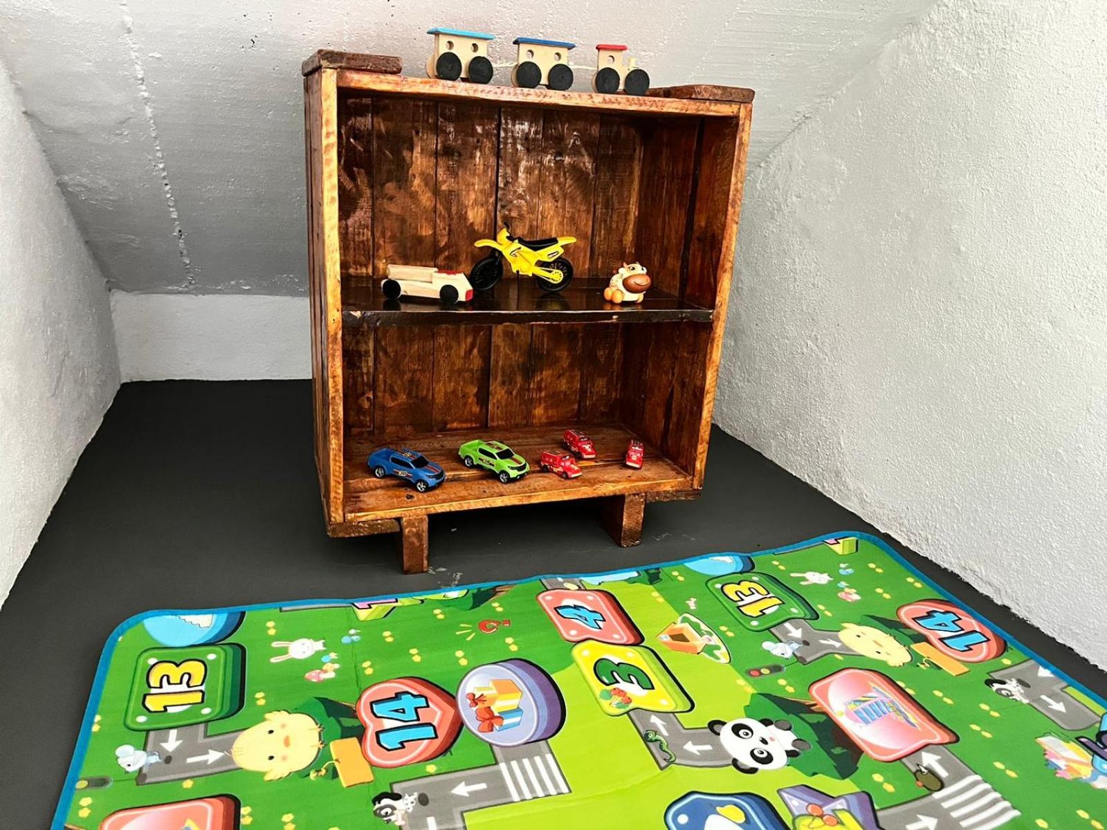 Cantinho da Vó Lena Casa Familiar com 4 Suítes, Piscina e Lazer em Lindóia