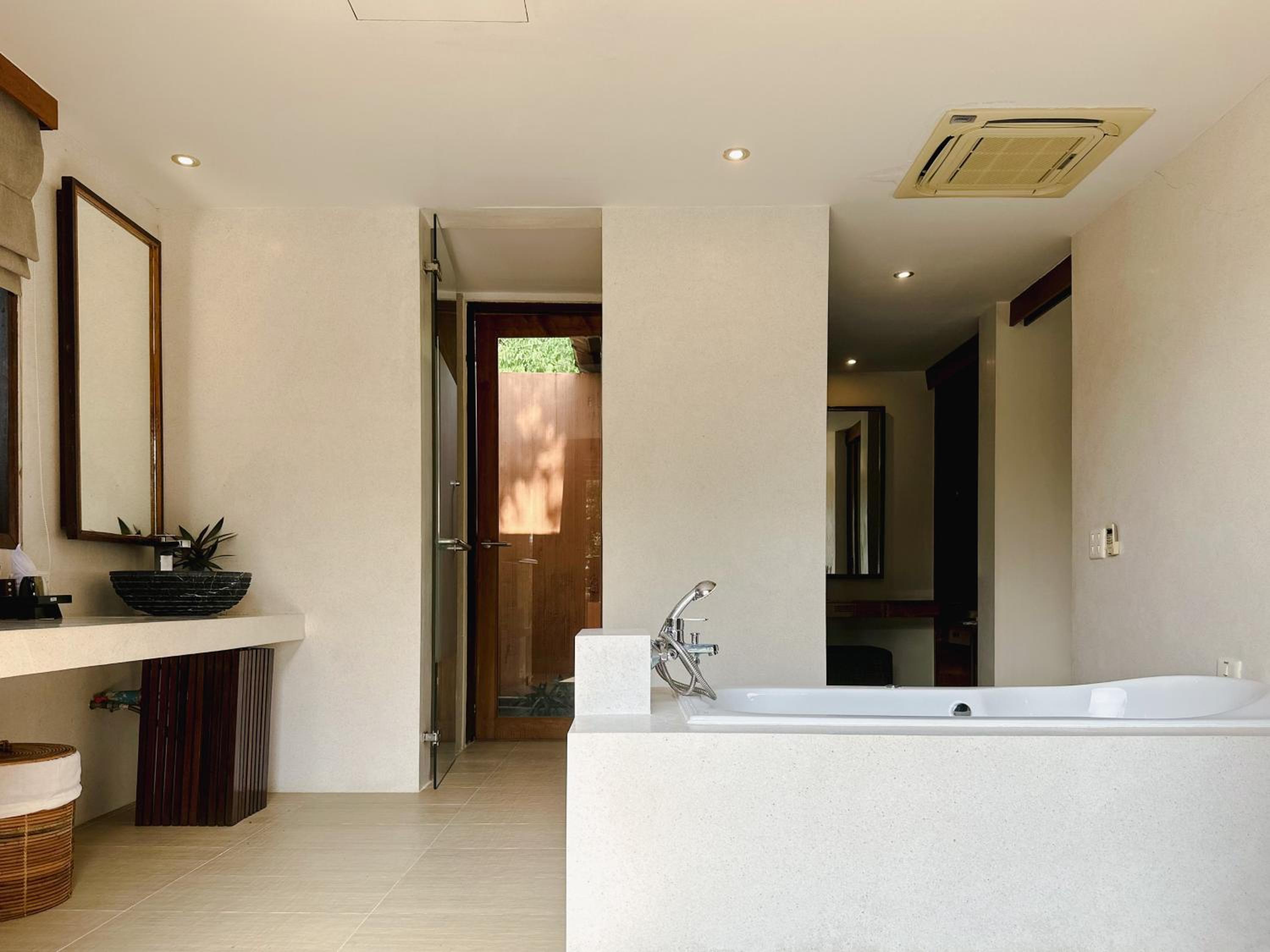 Korsiri Pool Villas