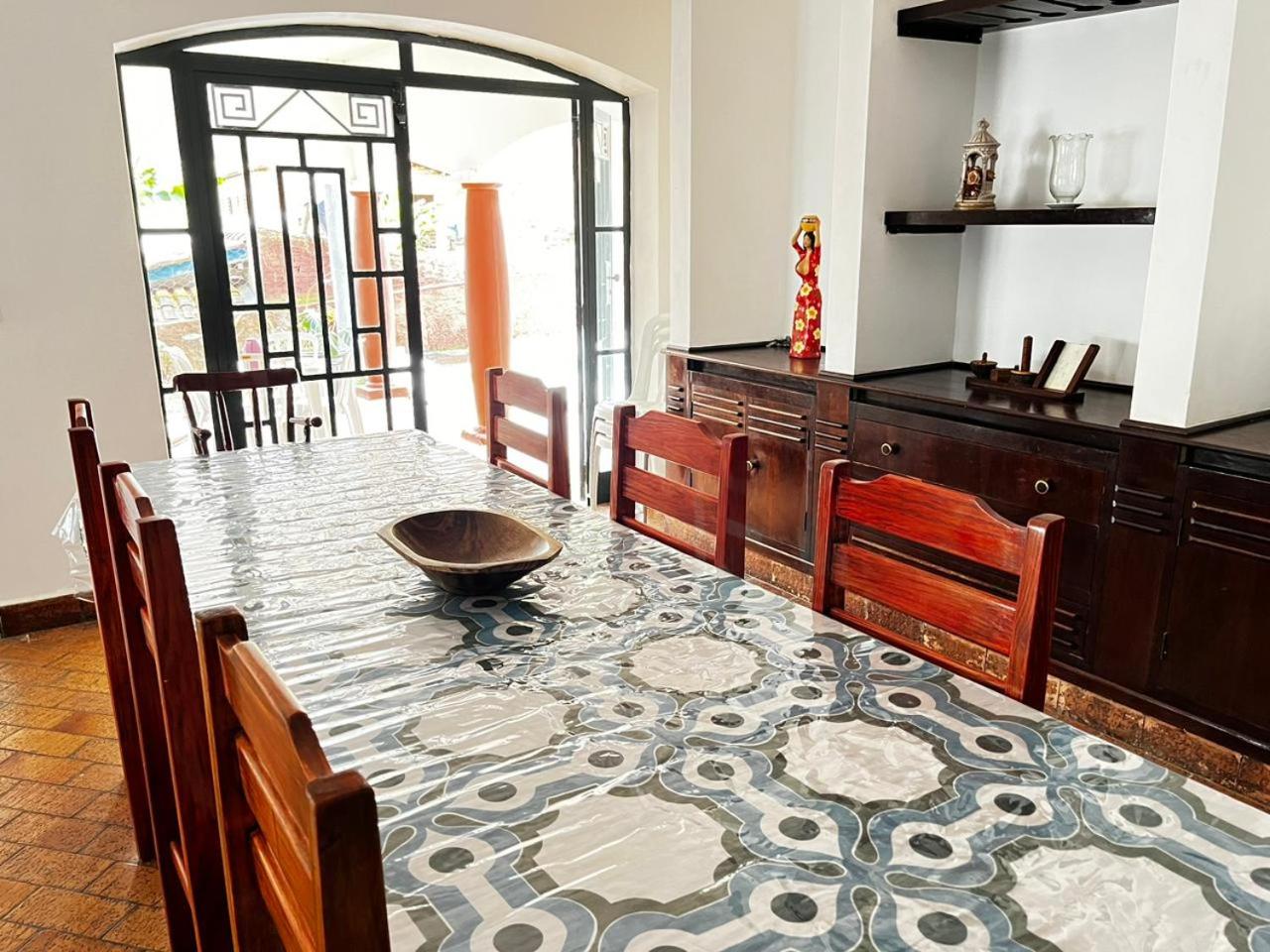 Cantinho da Vó Lena Casa Familiar com 4 Suítes, Piscina e Lazer em Lindóia