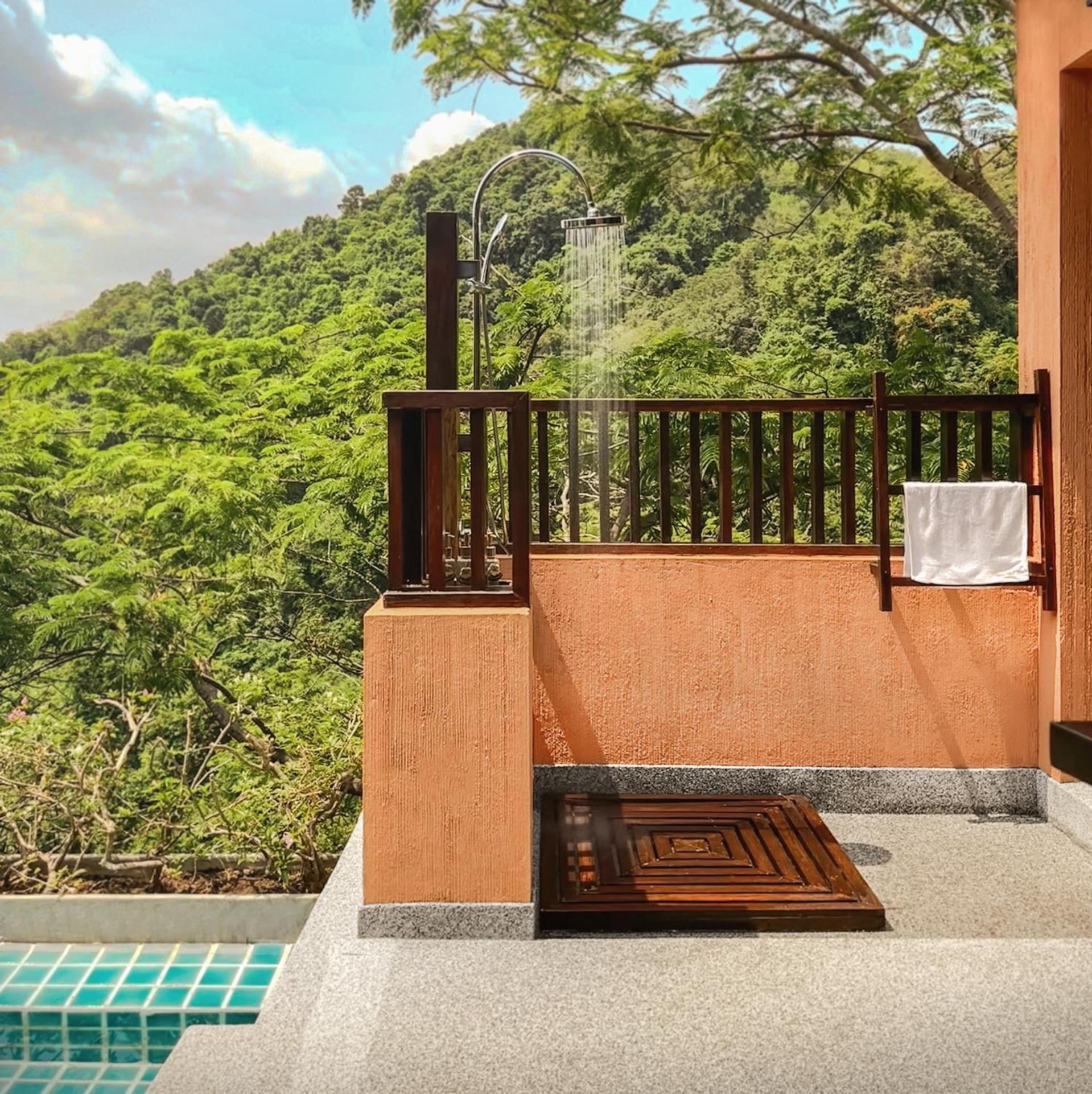 Korsiri Pool Villas
