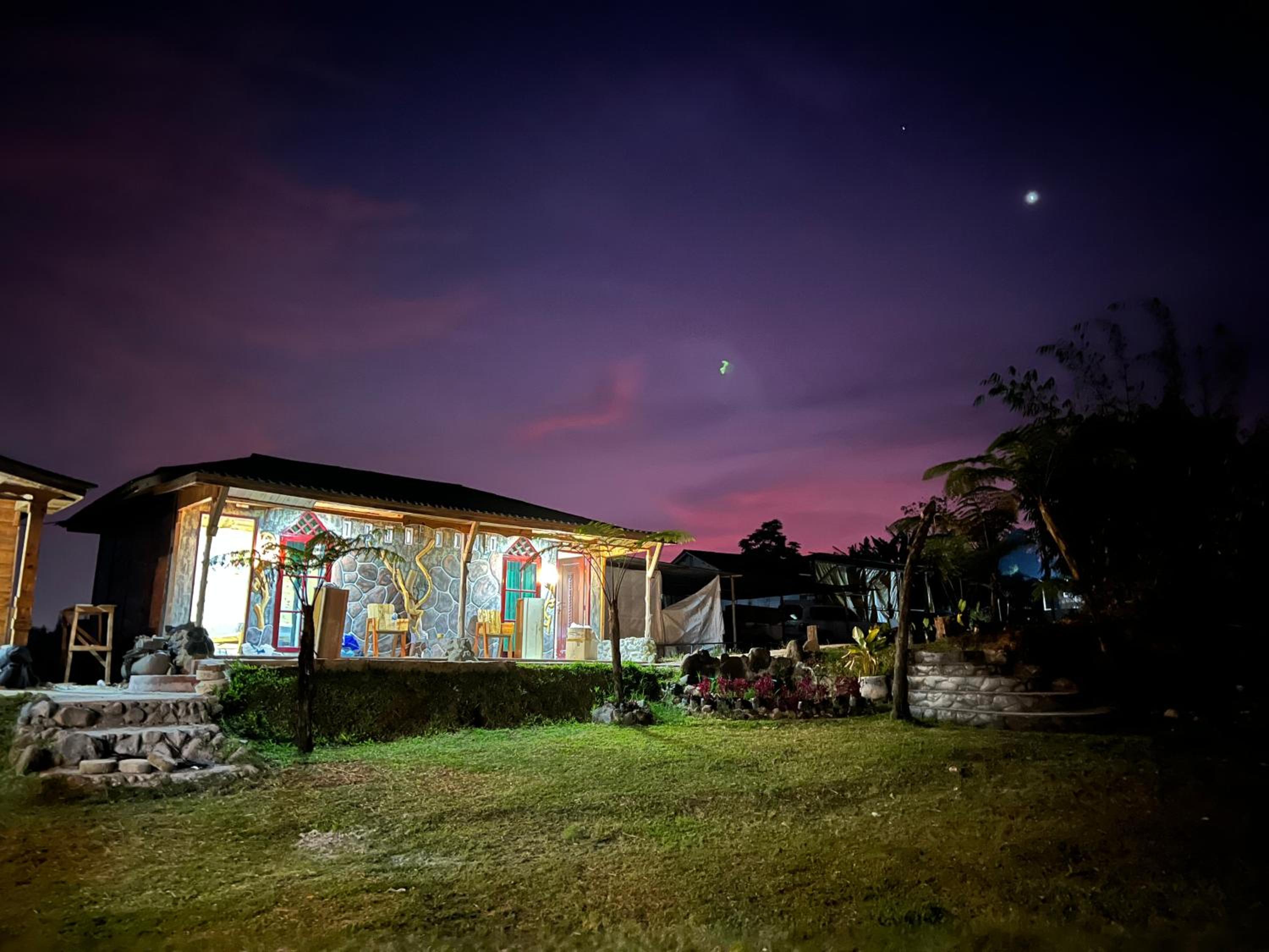 Ulina Homestay VIP Berastagi view 2