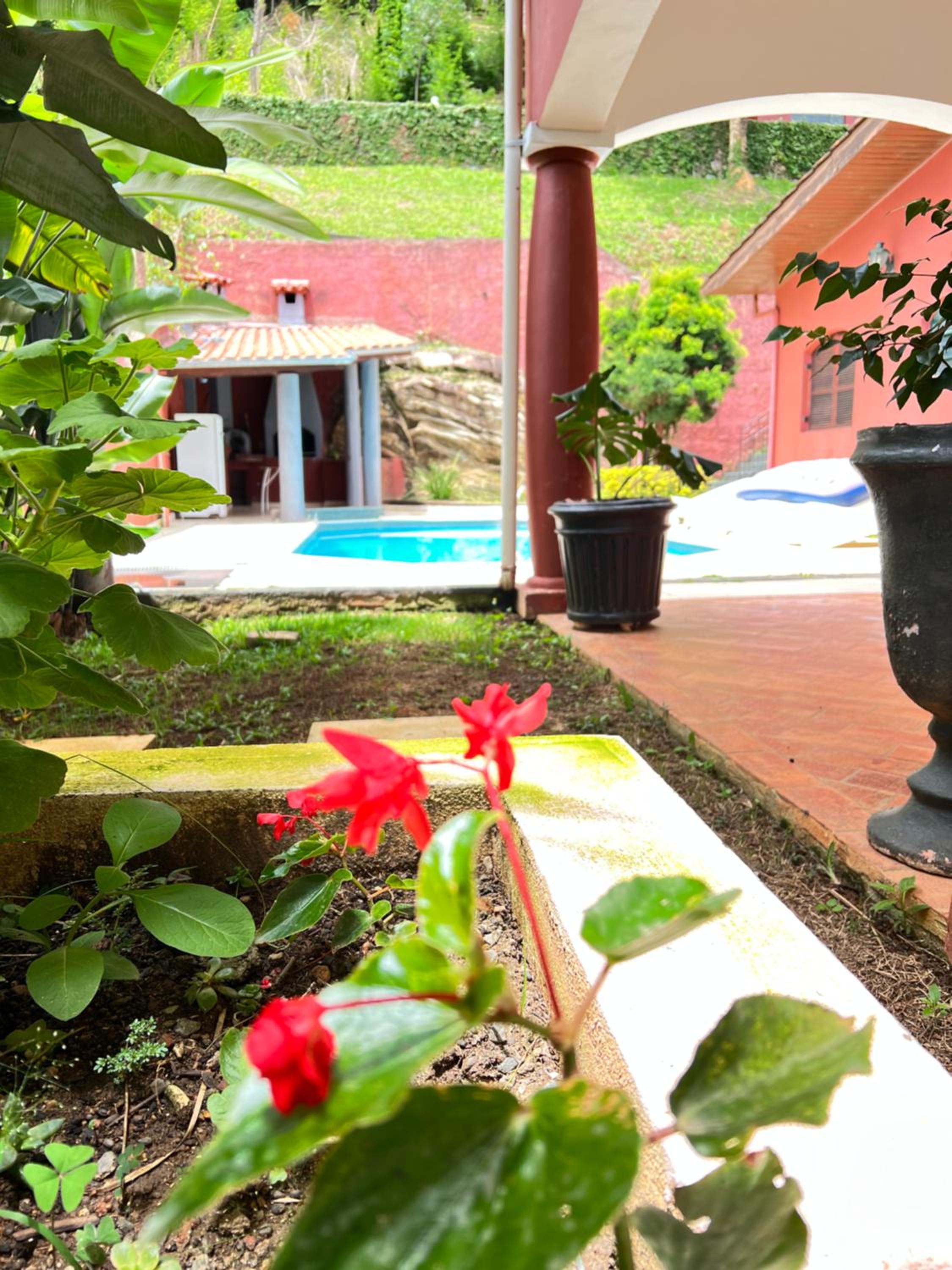 Cantinho da Vó Lena Casa Familiar com 4 Suítes, Piscina e Lazer em Lindóia