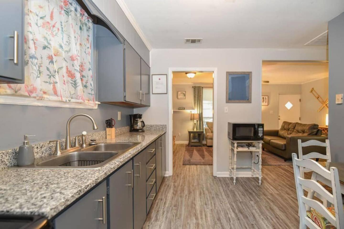 Hospital House Extended Stay In Savannah view 3
