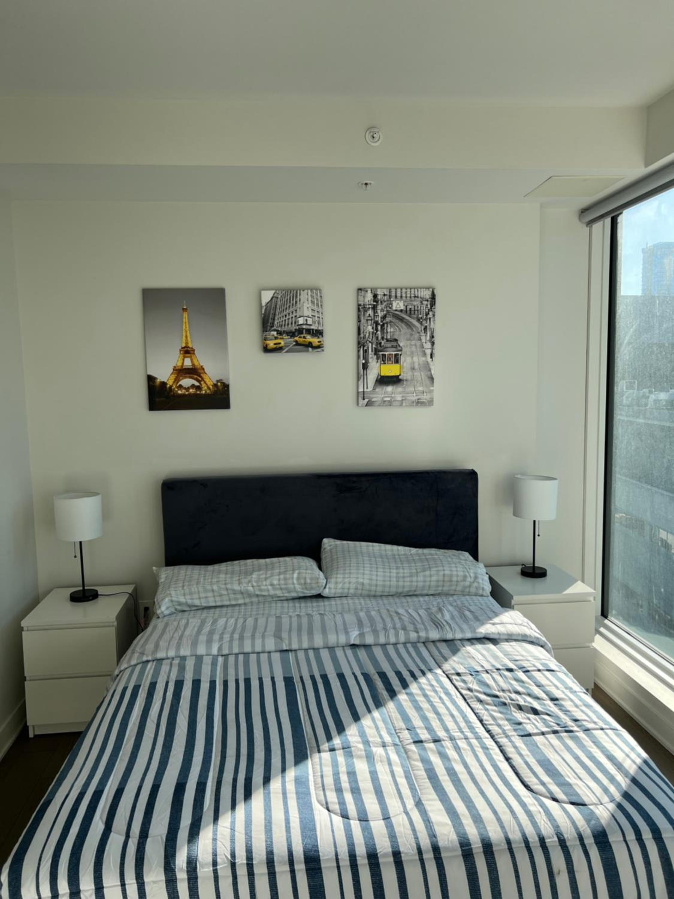 Beautiful one bedroom downtown Condo with pool and free parking