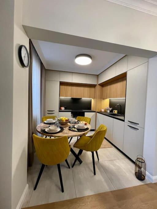 Luxury 2 Bedroom Top Central Apartment
