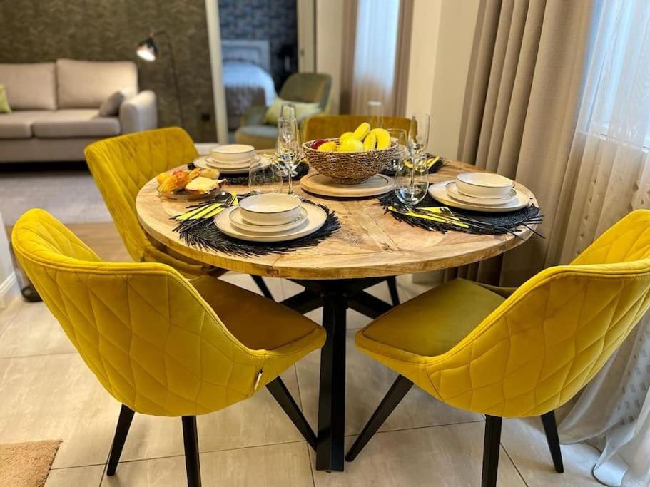 Luxury 2 Bedroom Top Central Apartment