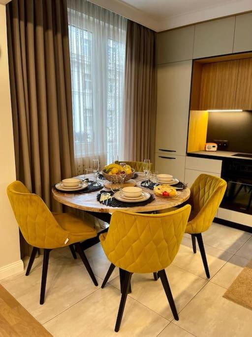 Luxury 2 Bedroom Top Central Apartment