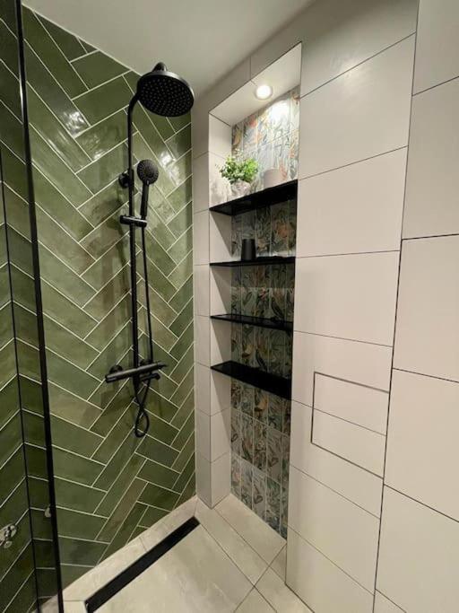 Luxury 2 Bedroom Top Central Apartment
