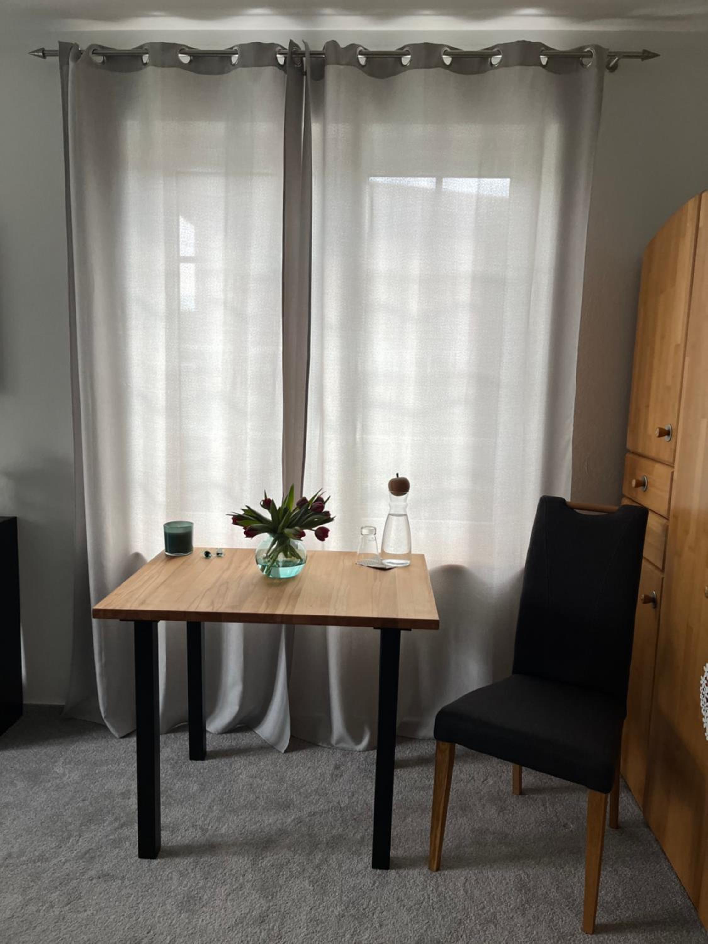 Alternative zum Hotel Zimmer im Einfamilienhaus-eigenes Badezimmer im Flur