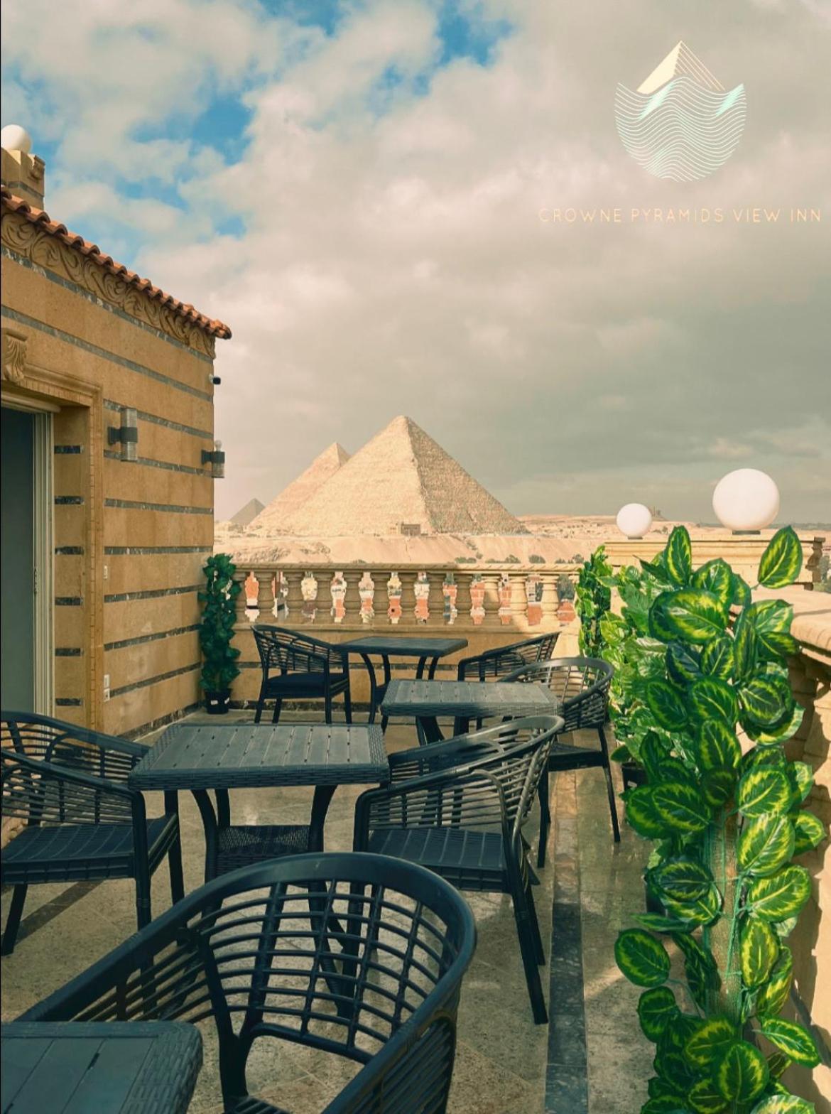 Crowne Pyramids View inn