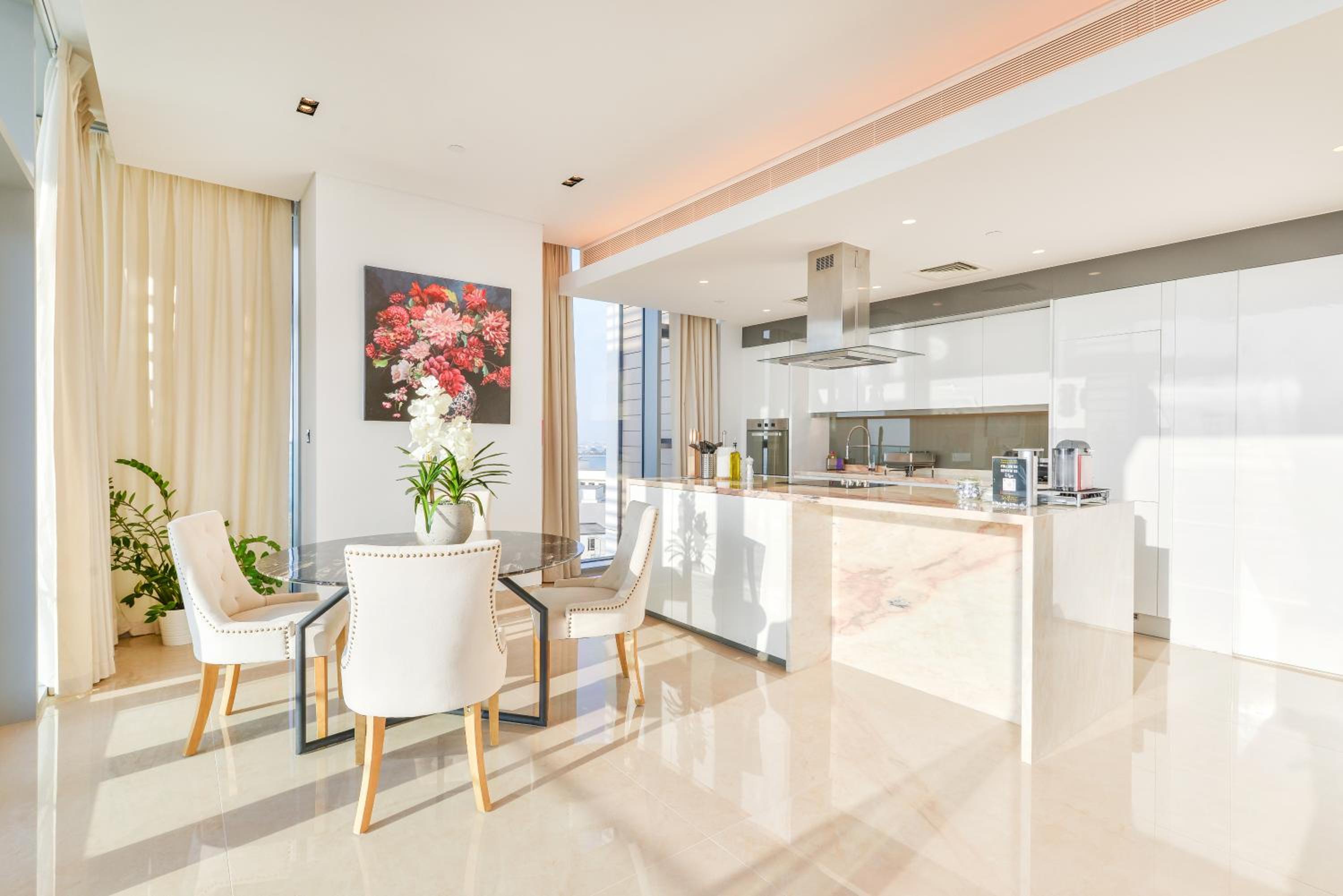 Posh 2 BR Oceanfront Apt in the Heart of Bluewaters Island