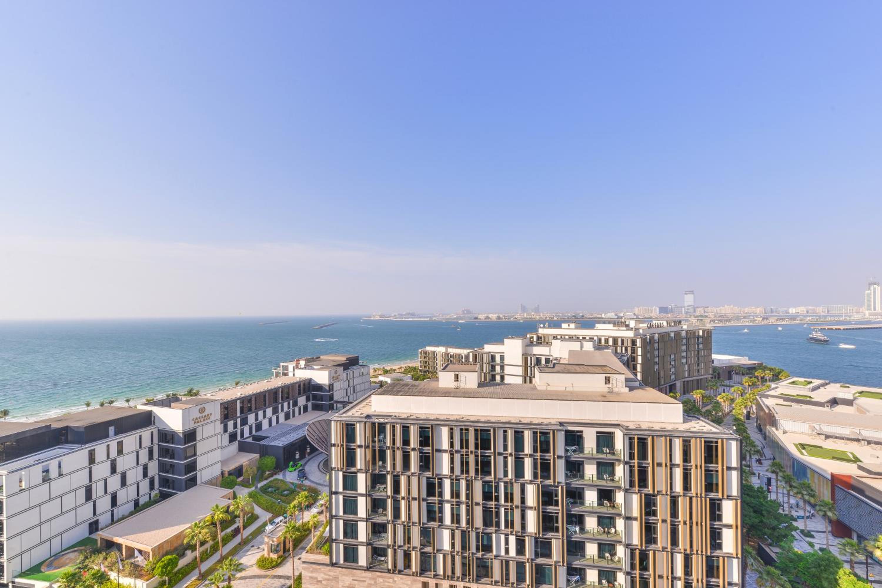 Posh 2 BR Oceanfront Apt in the Heart of Bluewaters Island