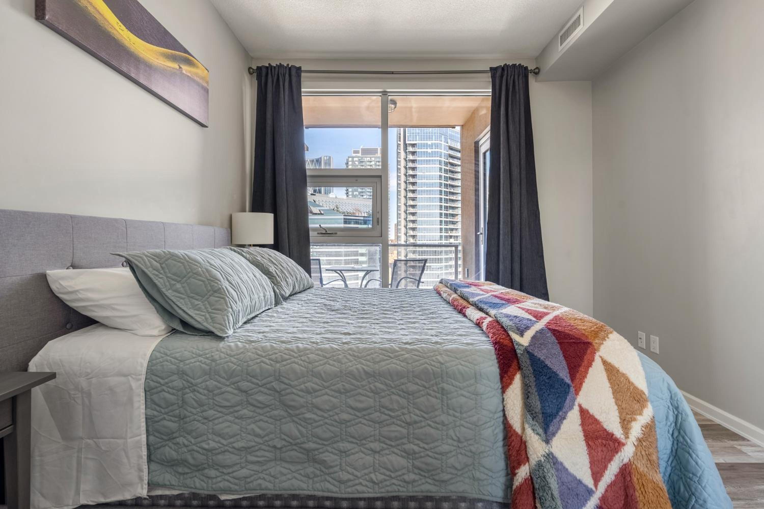 City View 1BR Downtown Calgary