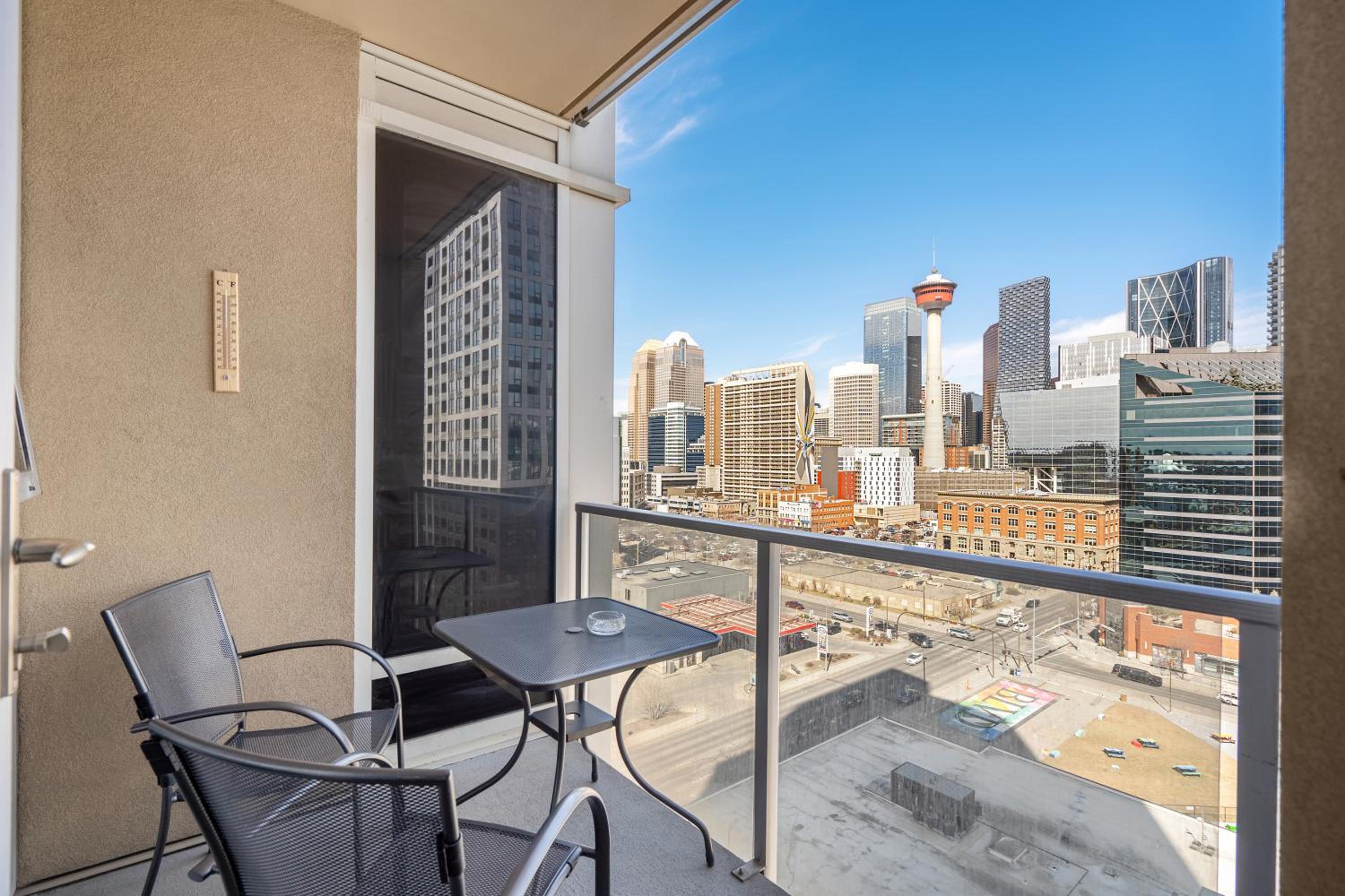 City View 1BR Downtown Calgary